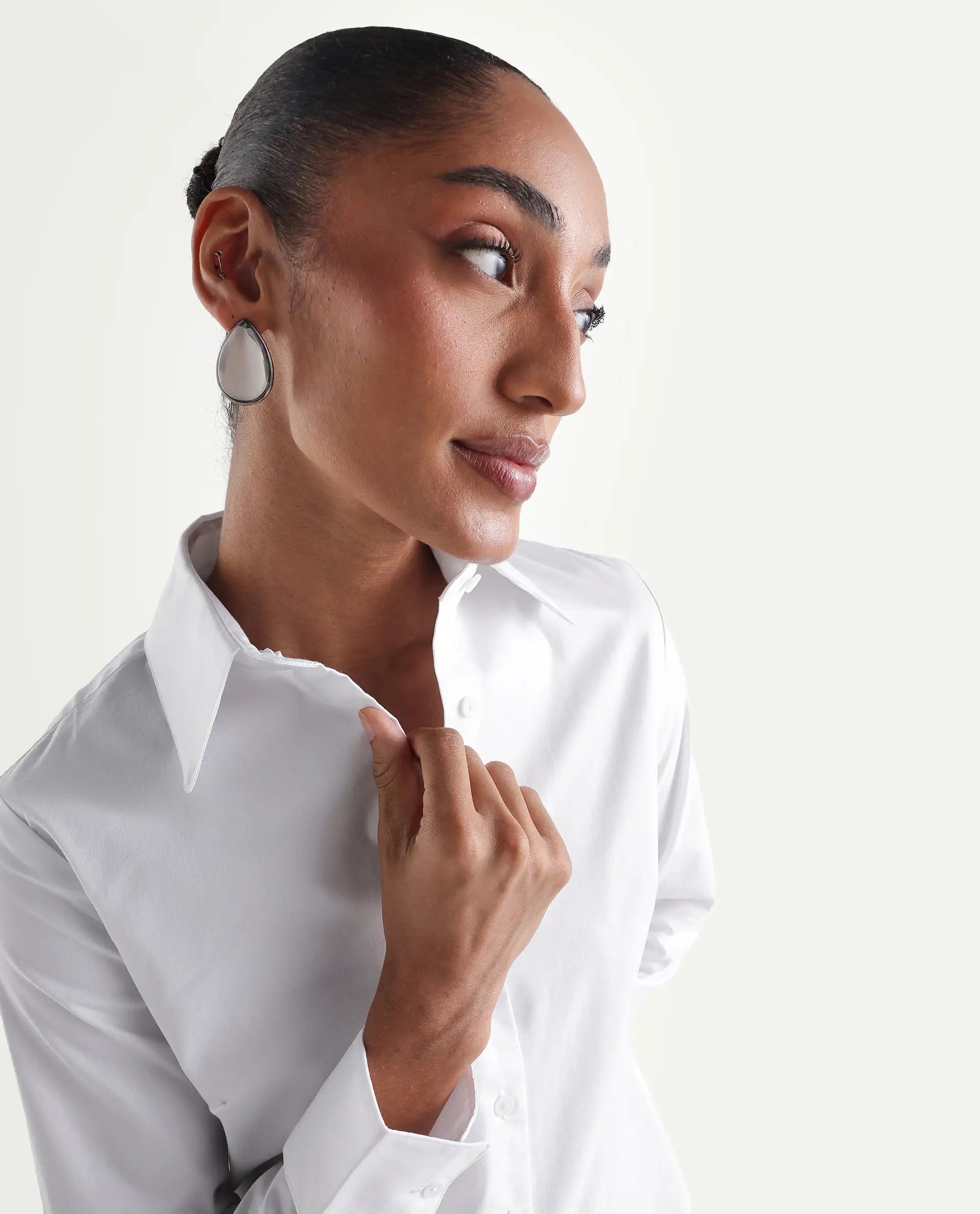 Rareism Women's Maven White Cotton Blend Spread Collar Fitted Plain Shirt
