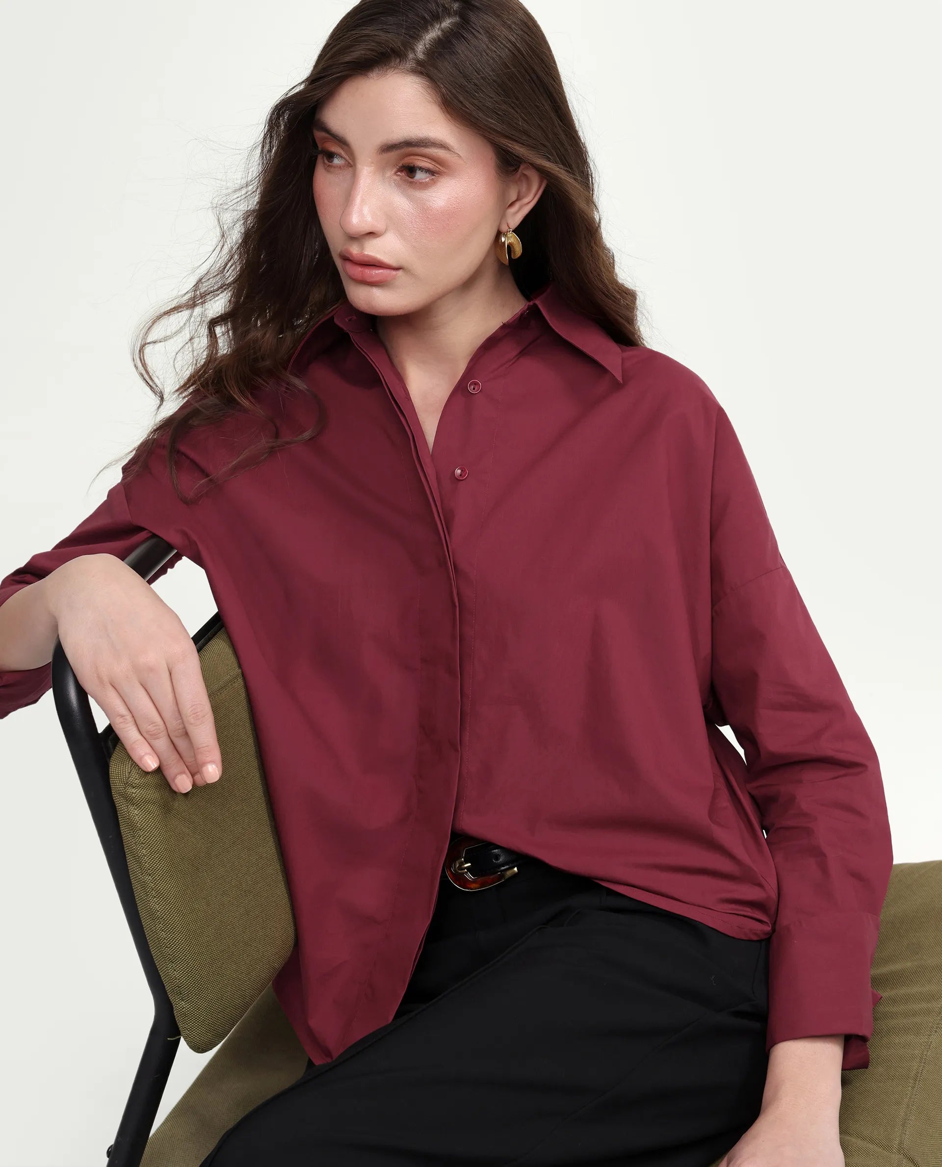 Rareism Women's Oni Red Cotton Spread Collar Button Boxy Plain Shirt