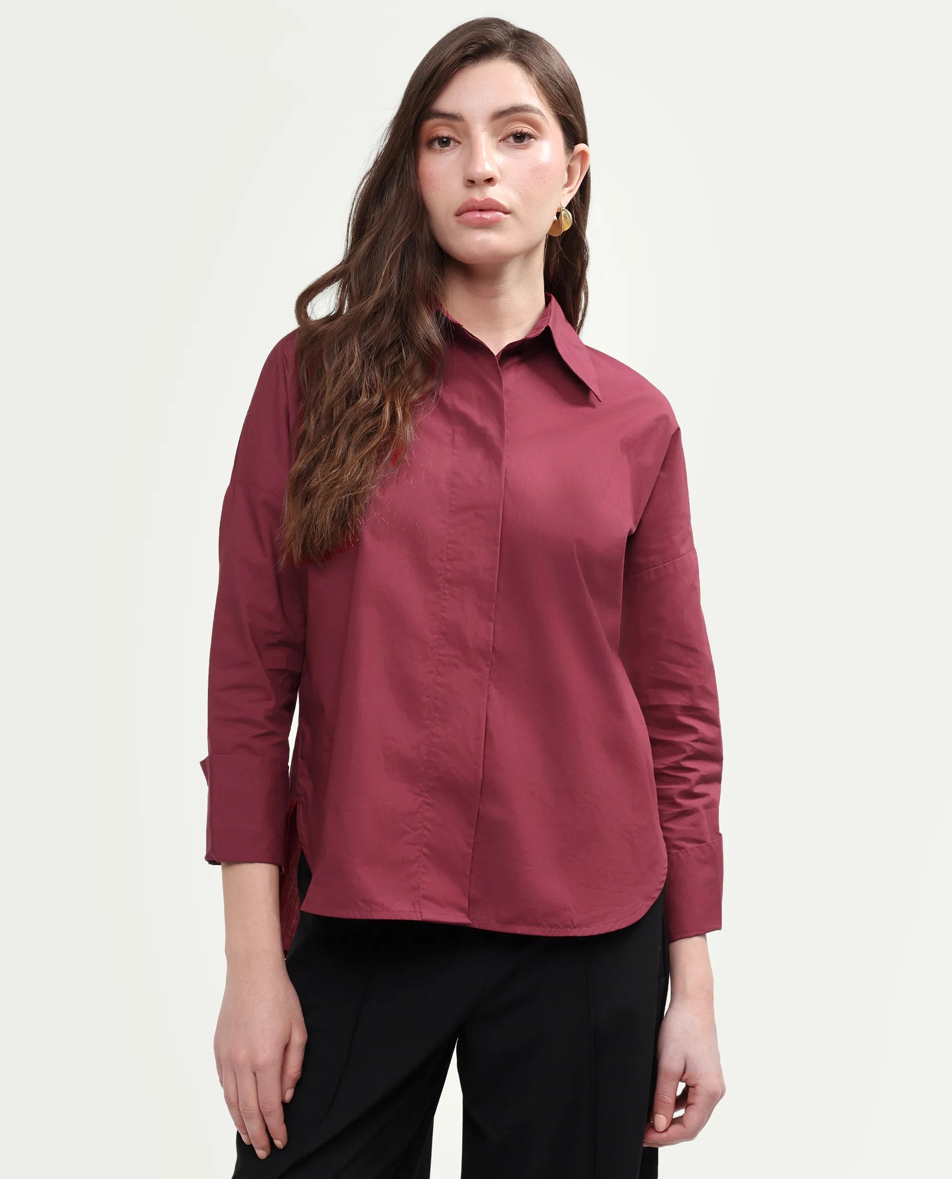 Rareism Women's Oni Red Cotton Spread Collar Button Boxy Plain Shirt