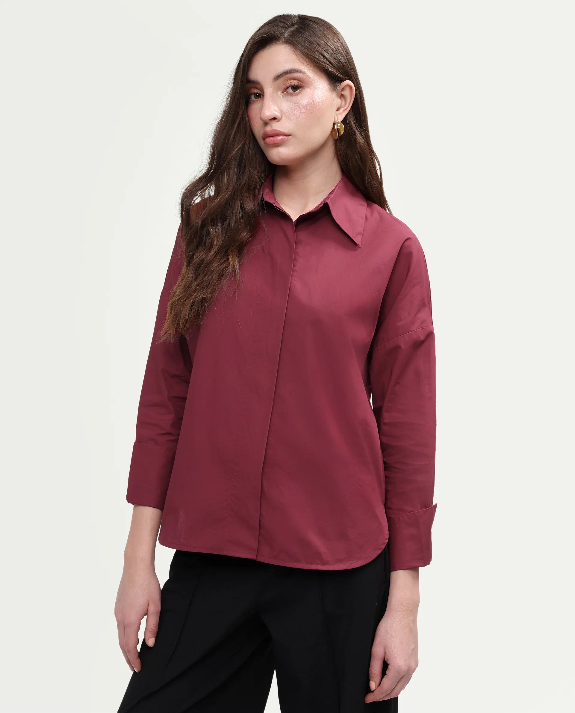 Rareism Women's Oni Red Cotton Spread Collar Button Boxy Plain Shirt