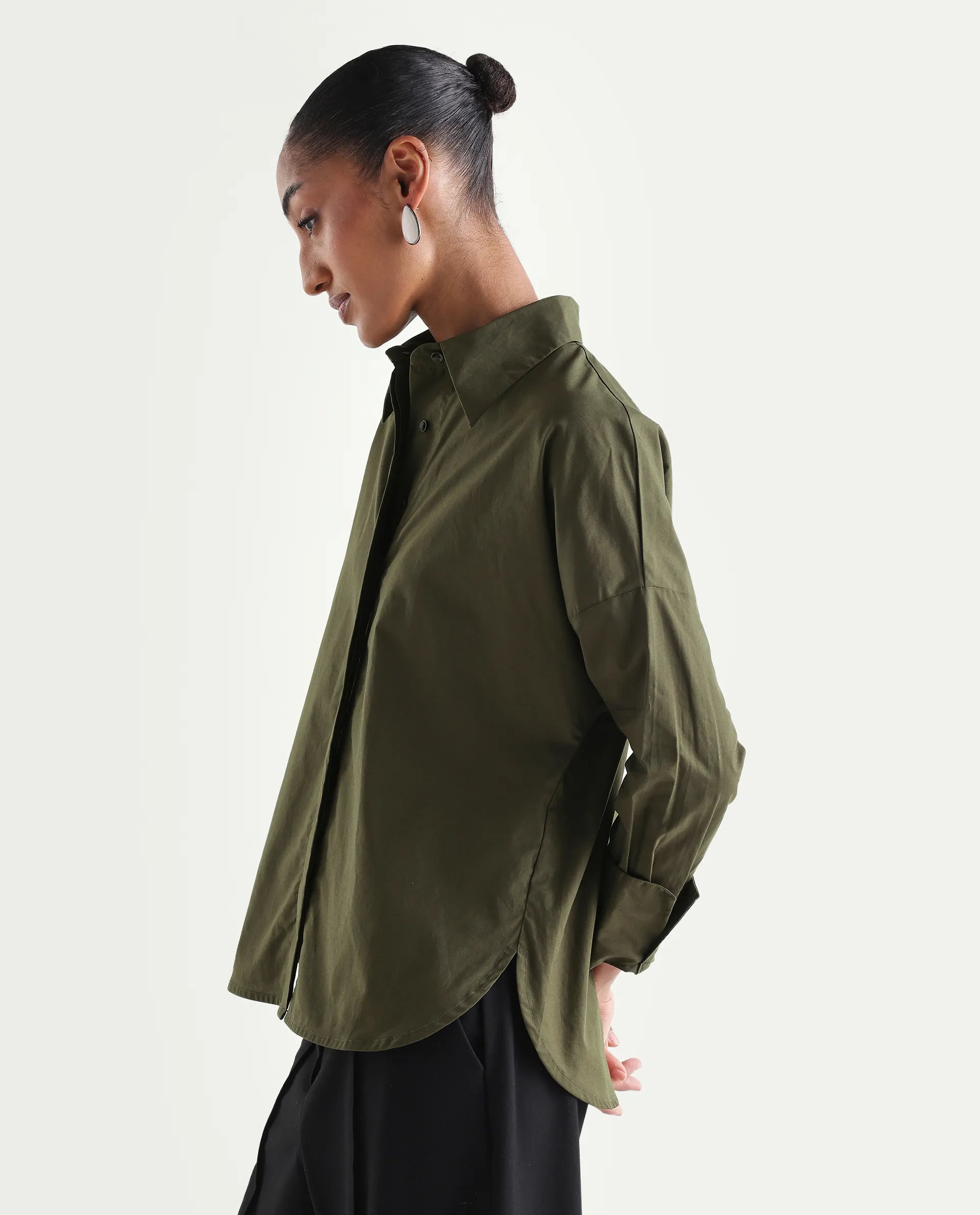 Rareism Women's Oni Olive Cotton Spread Collar Button Boxy Plain Shirt