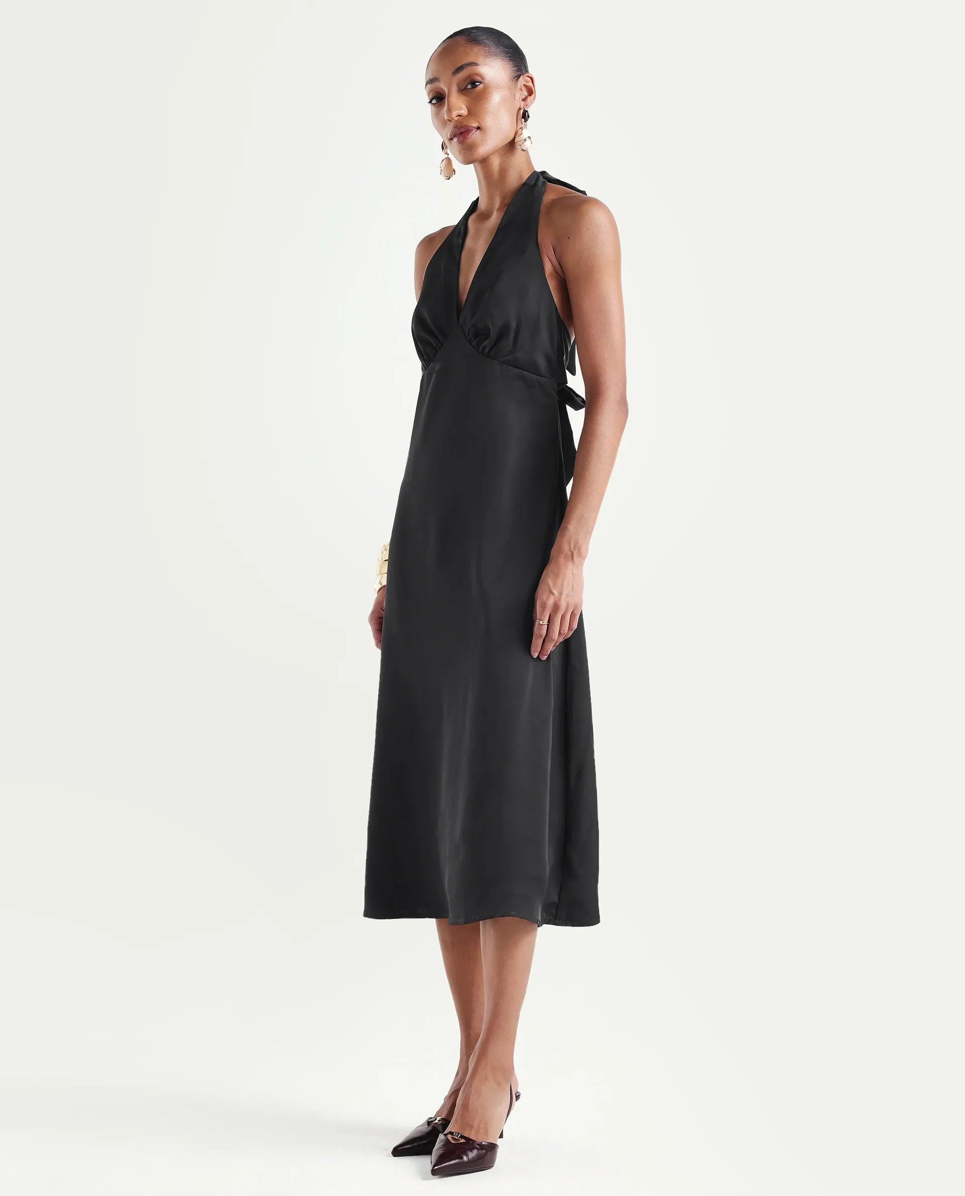 Rareism Women's Petin Black Polyester V-Neck Elastic Fit And Flare Plain Dress