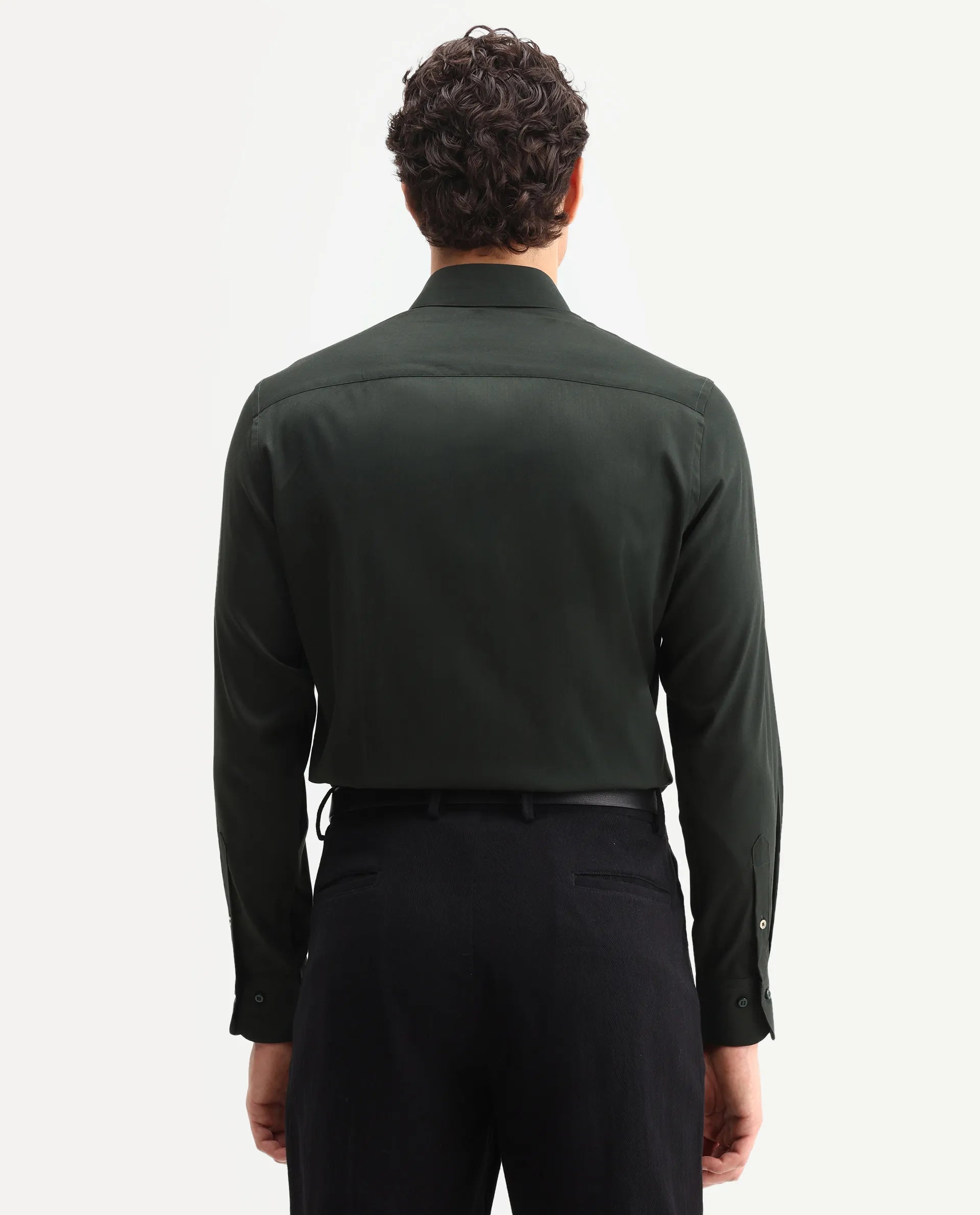 Rare Rabbit Men's Vorta Dark Green Polyester Blend Spread Collar Regular Plain Shirt