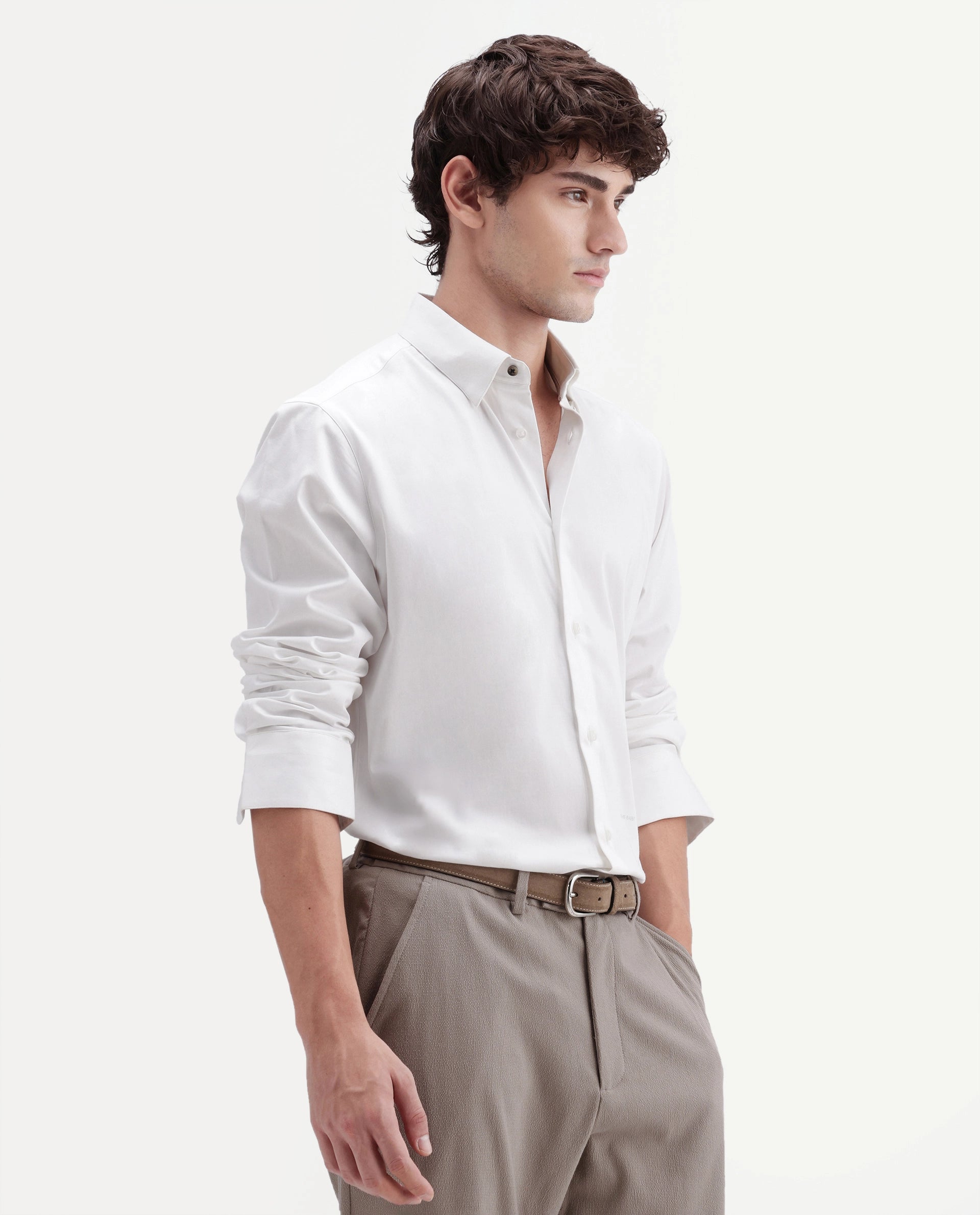 Rare Rabbit Men's Como-Aw26 White Cotton Blend Spread Collar Regular Plain Shirt