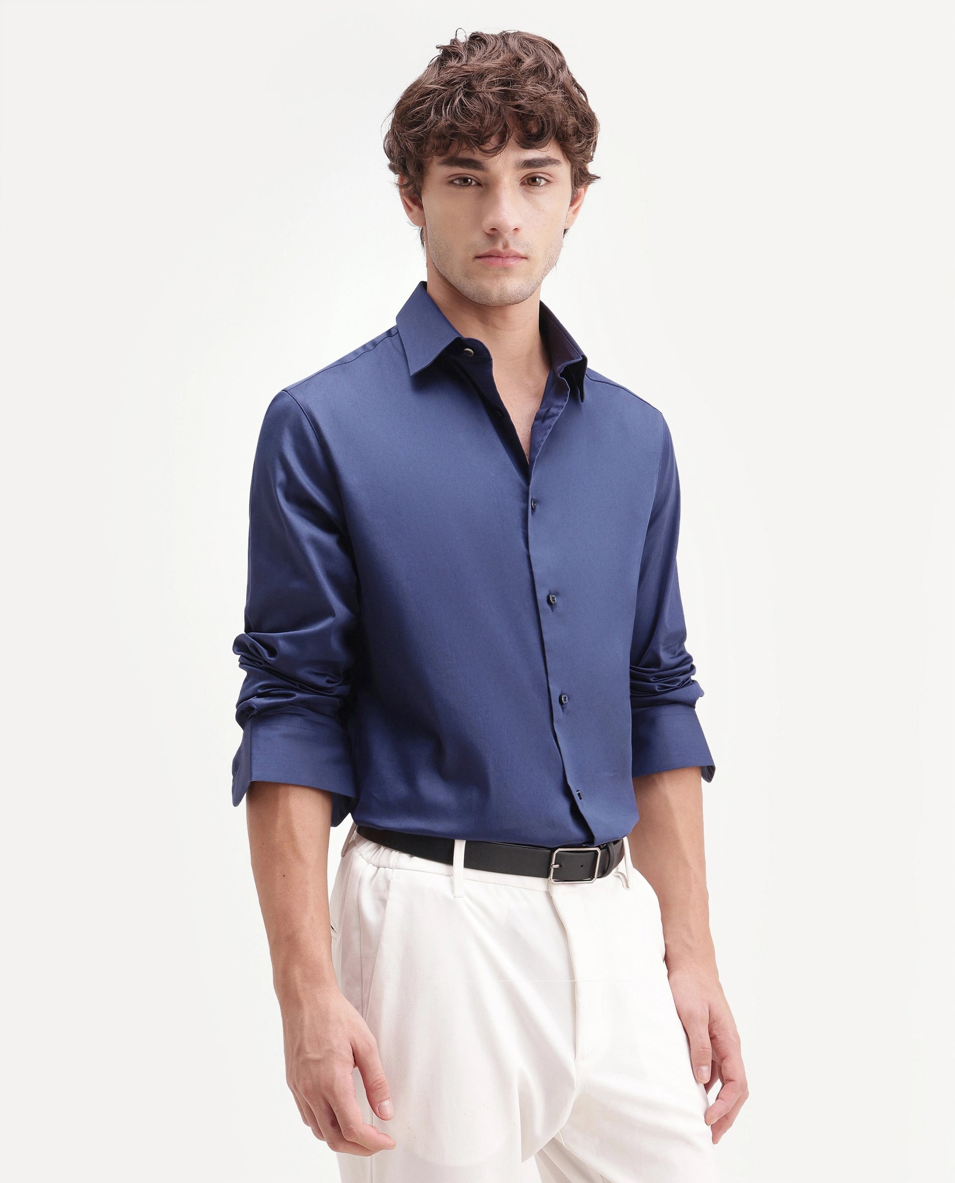 Rare Rabbit Men's Holla-Aw26 Navy Cotton Blend Spread Collar Regular Plain Shirt