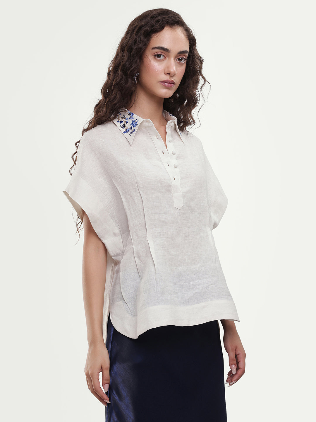 Rareism Women's Rubor Primary Off White 100% Linen Spread Collar Button Boxy Plain Top