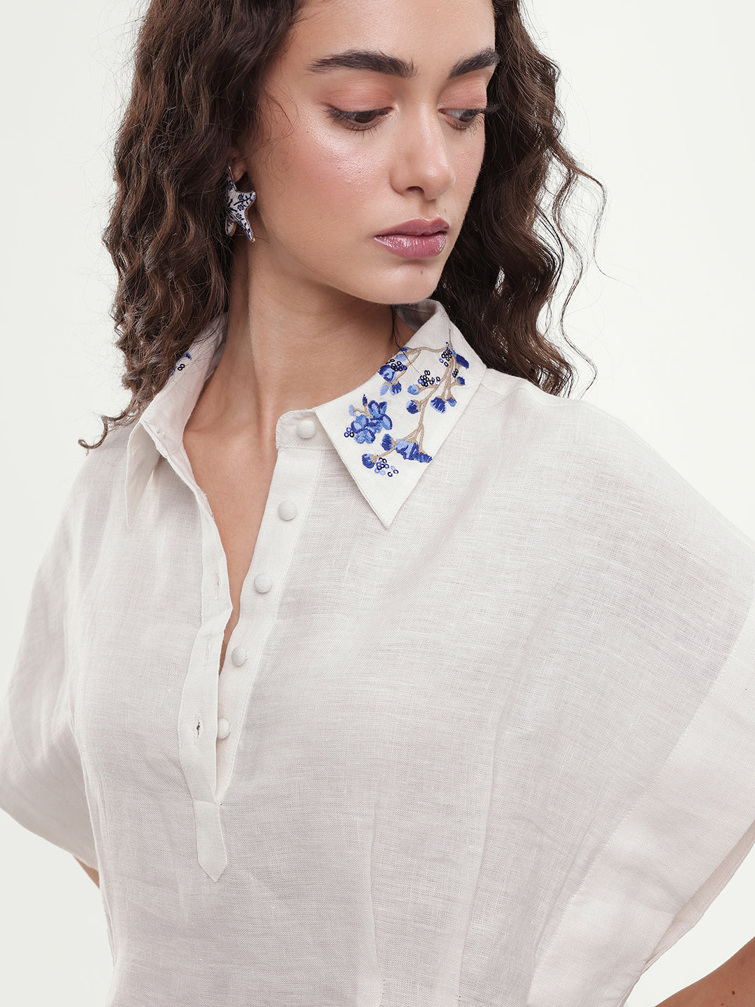Rareism Women's Rubor Primary Off White 100% Linen Spread Collar Button Boxy Plain Top