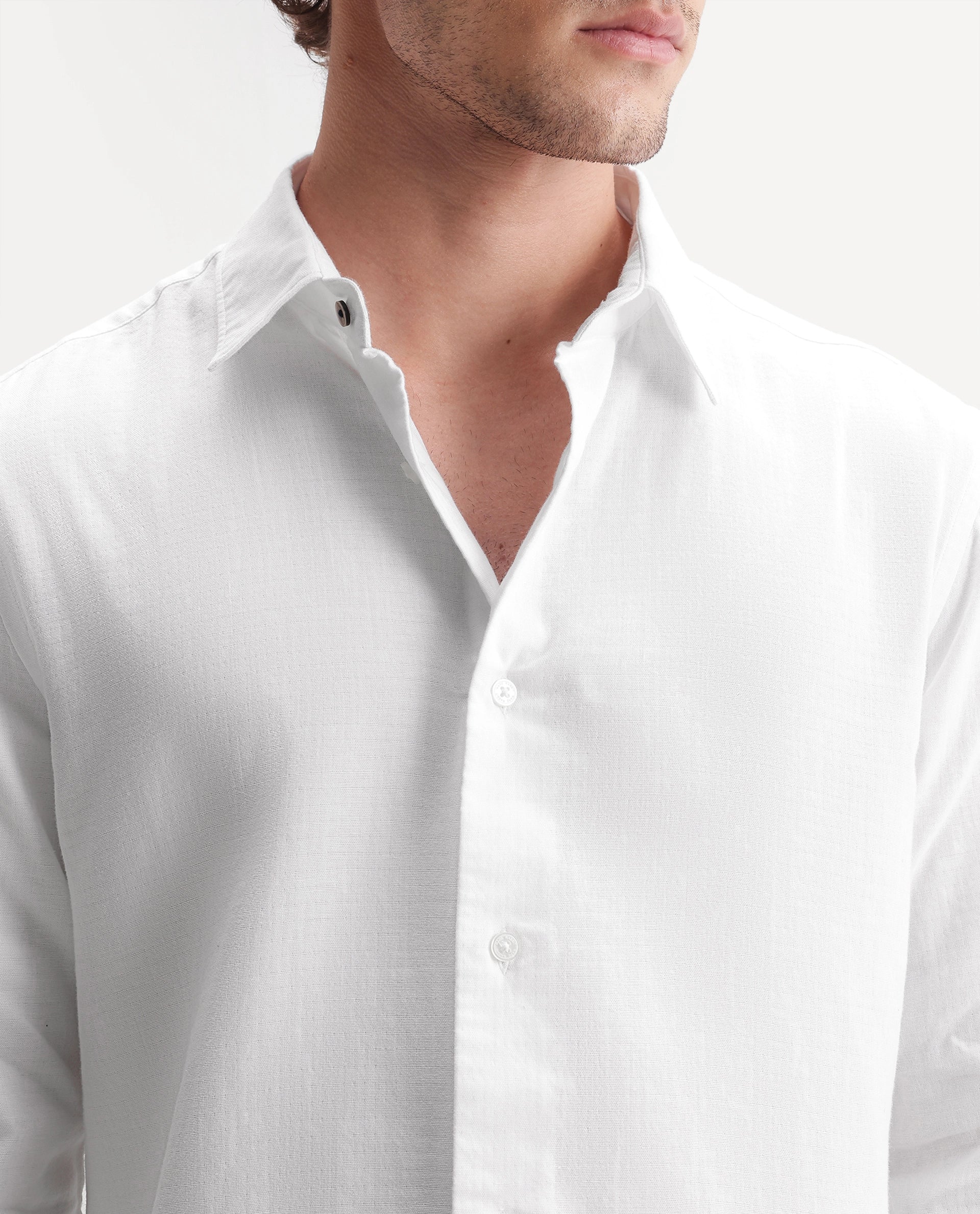 Rare Rabbit Men's Ryv Primary Off White Cotton Spread Collar Button Regular Plain Shirt