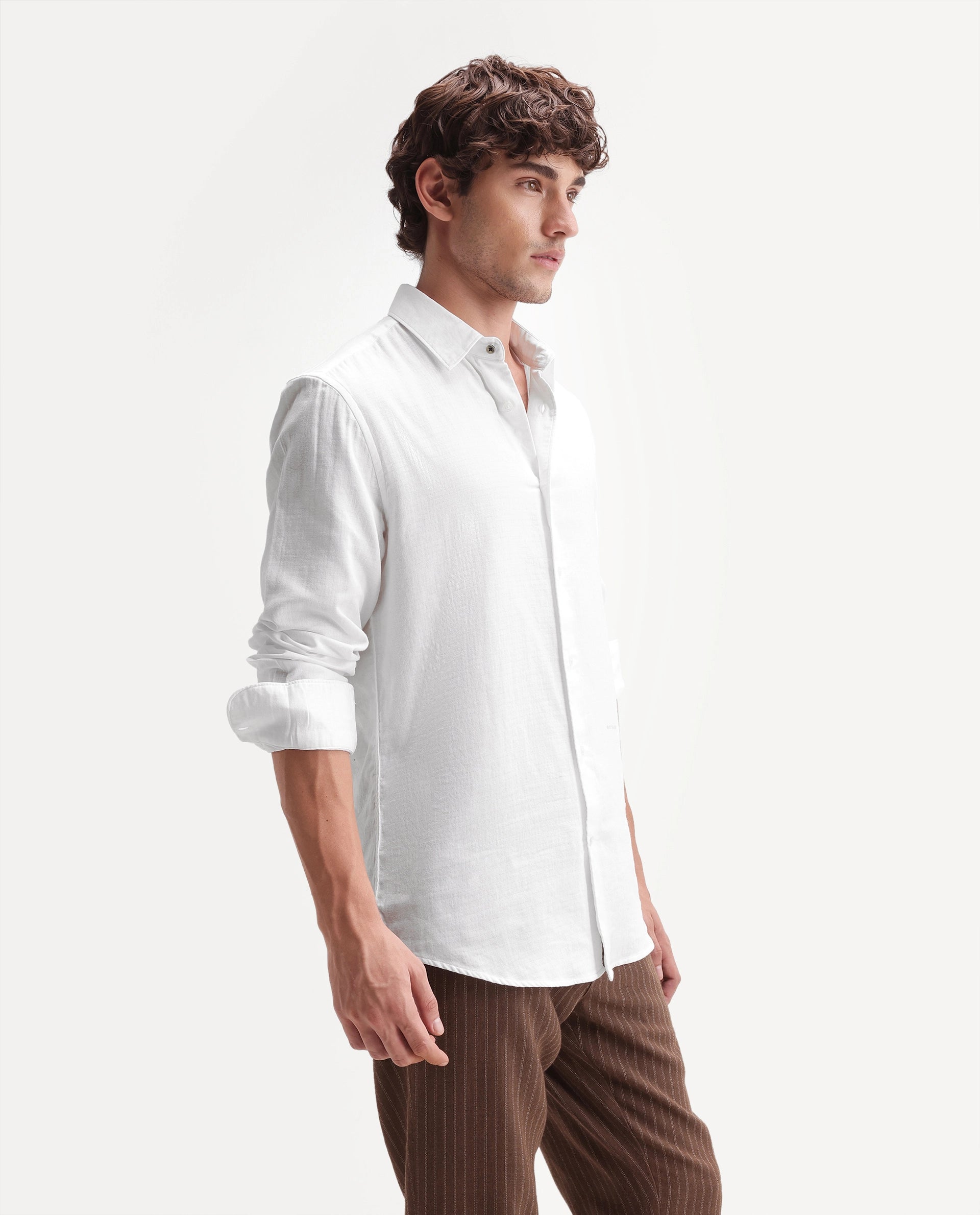 Rare Rabbit Men's Ryv Primary Off White Cotton Spread Collar Button Regular Plain Shirt