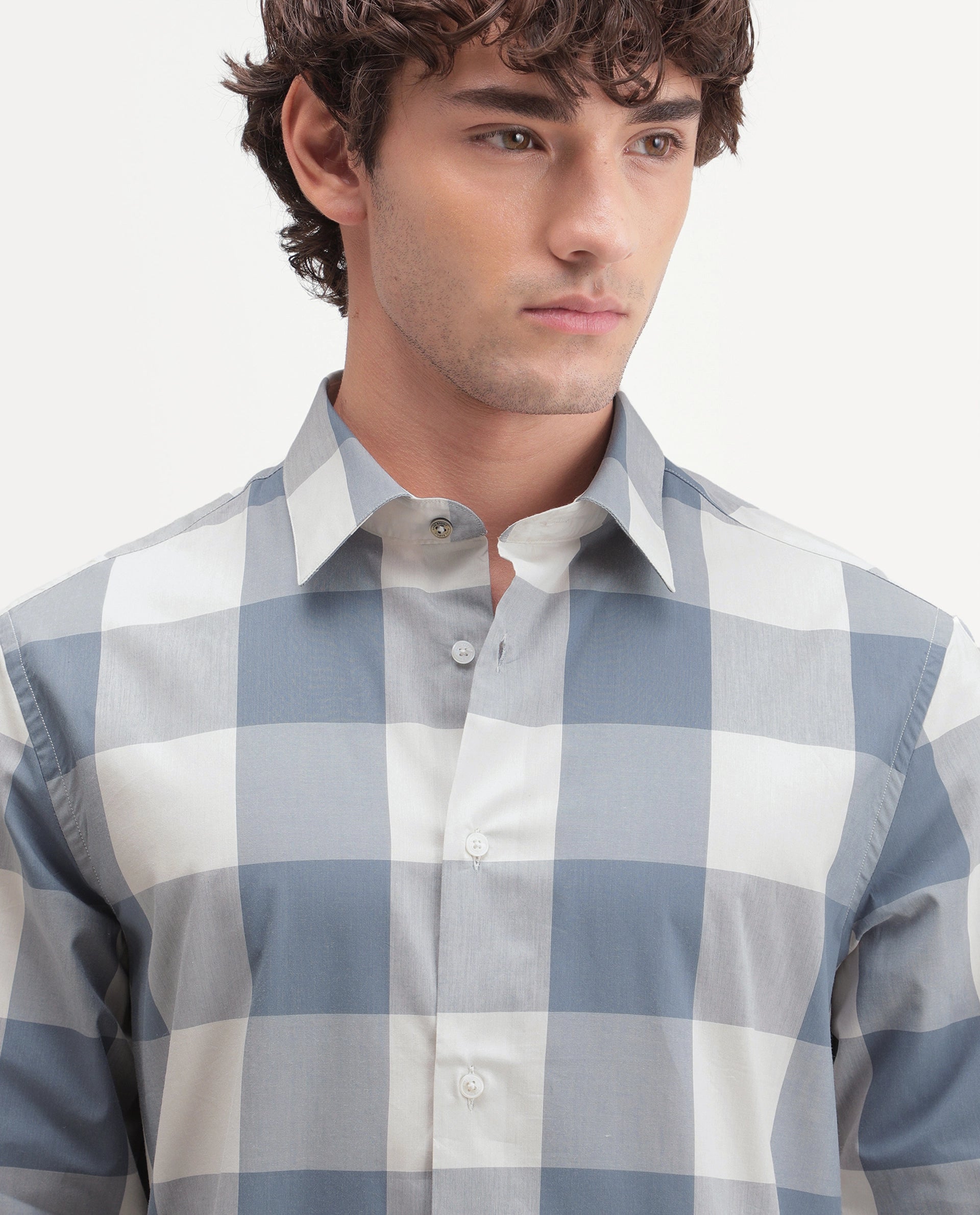 Rare Rabbit Men's Gryx Blue Cotton Blend Spread Collar Button Regular Checked Shirt