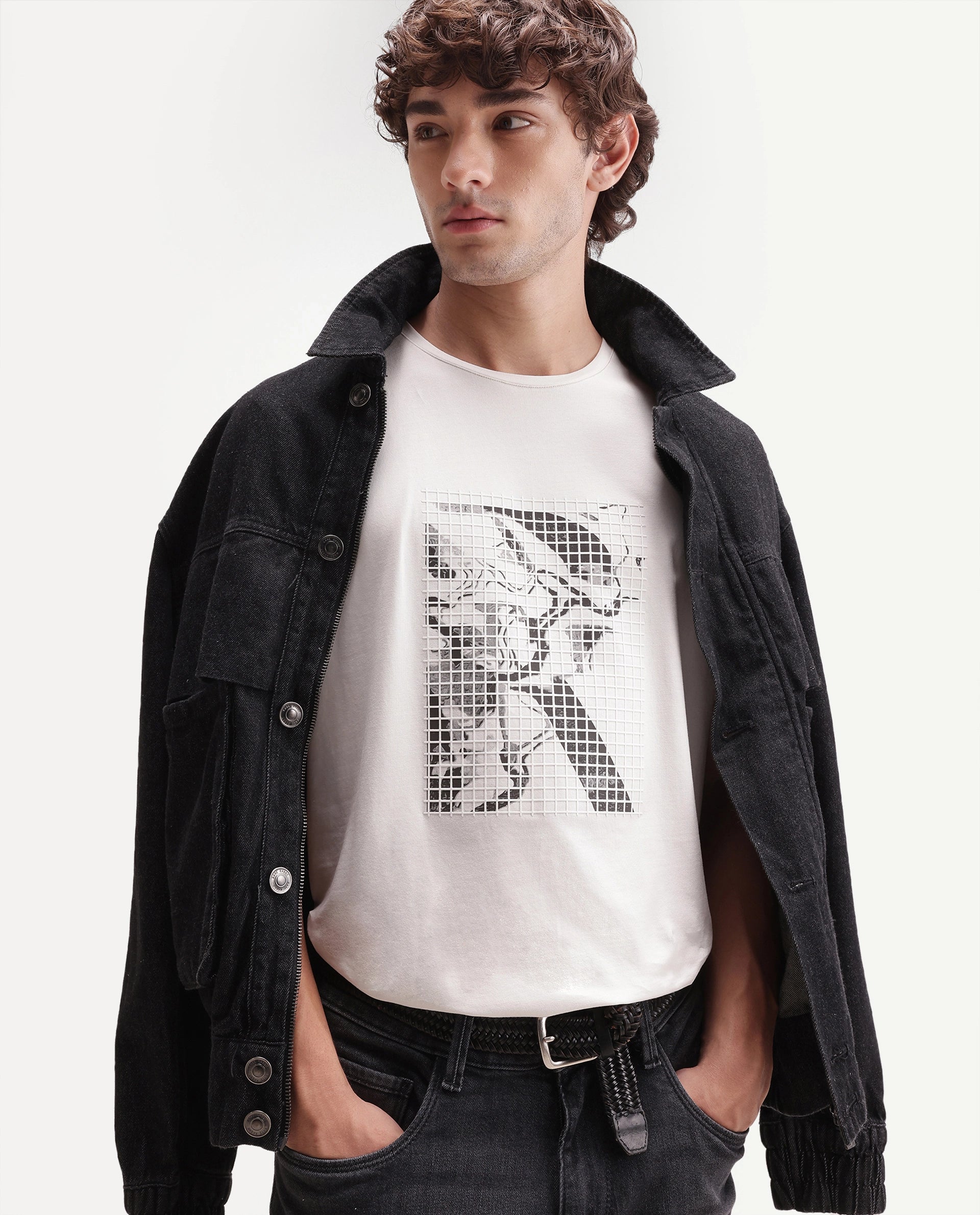 Rare Rabbit Men's Colt Primary Off White Cotton Blend Crew Neck Regular Graphic Print T-Shirt