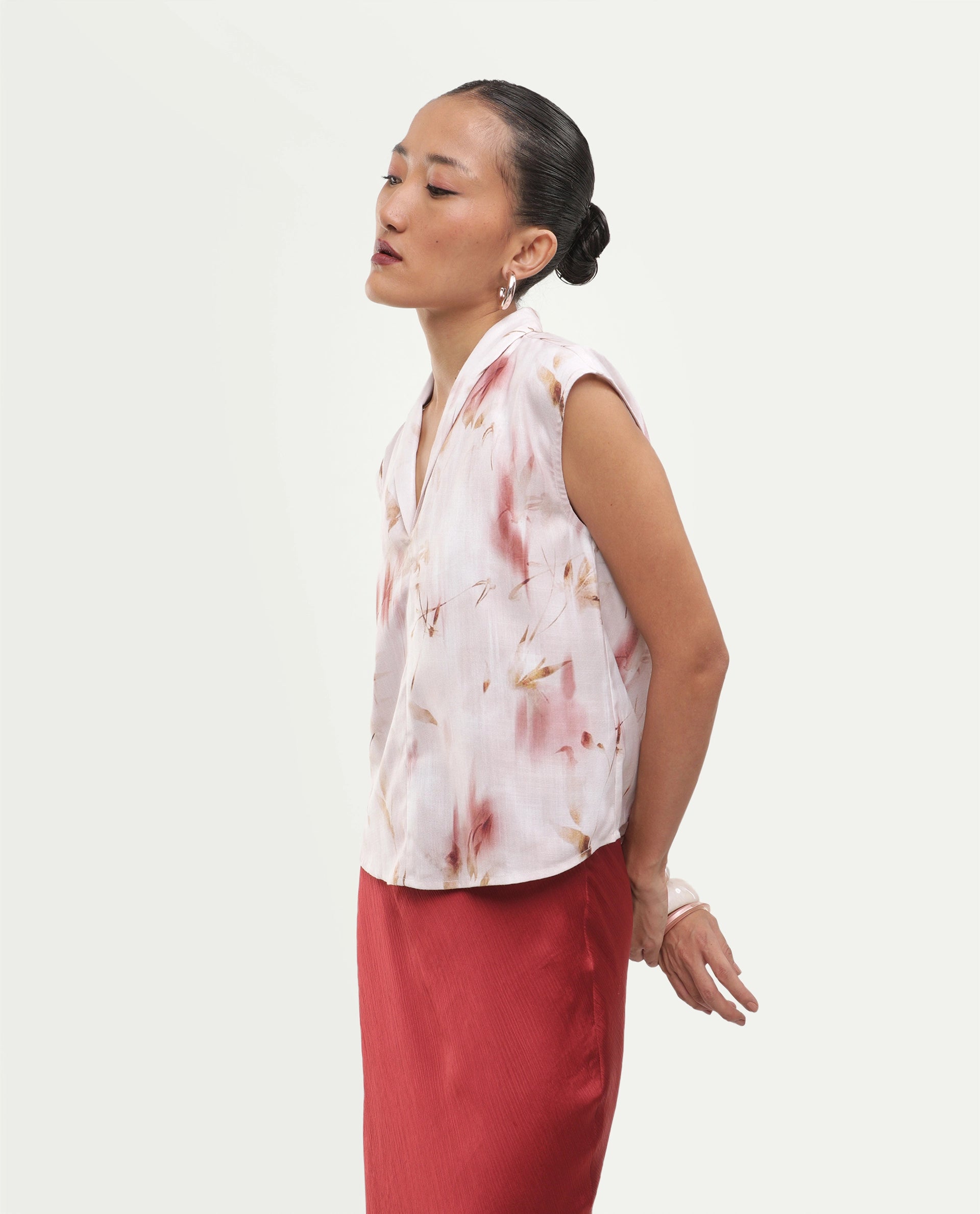 Rareism Women's Sync Beige Polyester Pull-On Regular Fit Abstract Print Top
