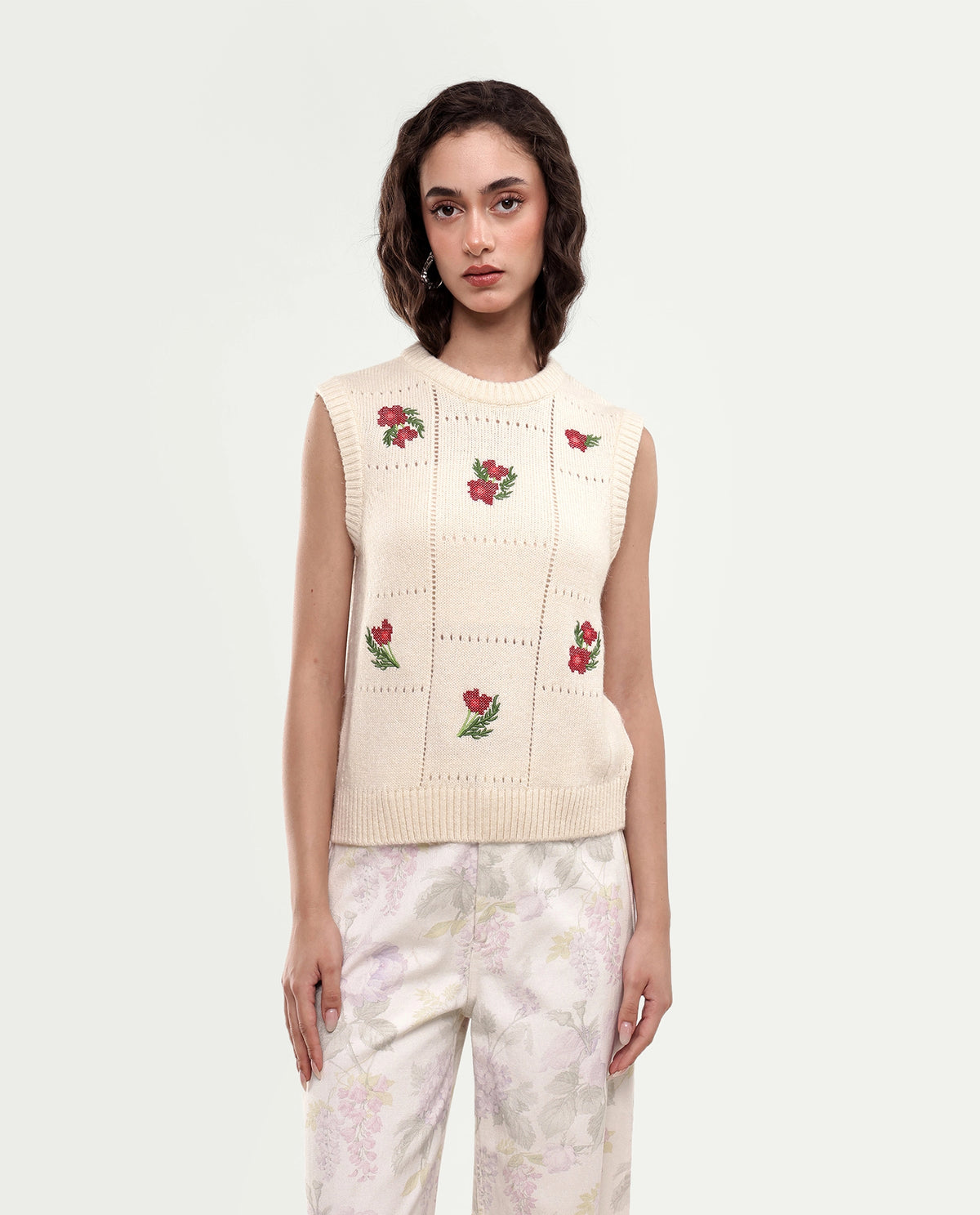 Rareism Women's Leq Off White Acrylic Blend Crew Neck Regular Floral Print Sweater