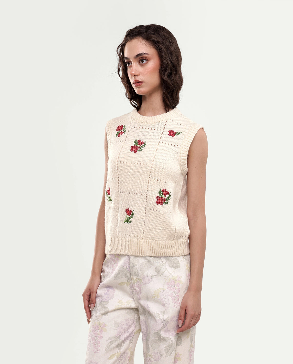 Rareism Women's Leq Off White Acrylic Blend Crew Neck Regular Floral Print Sweater