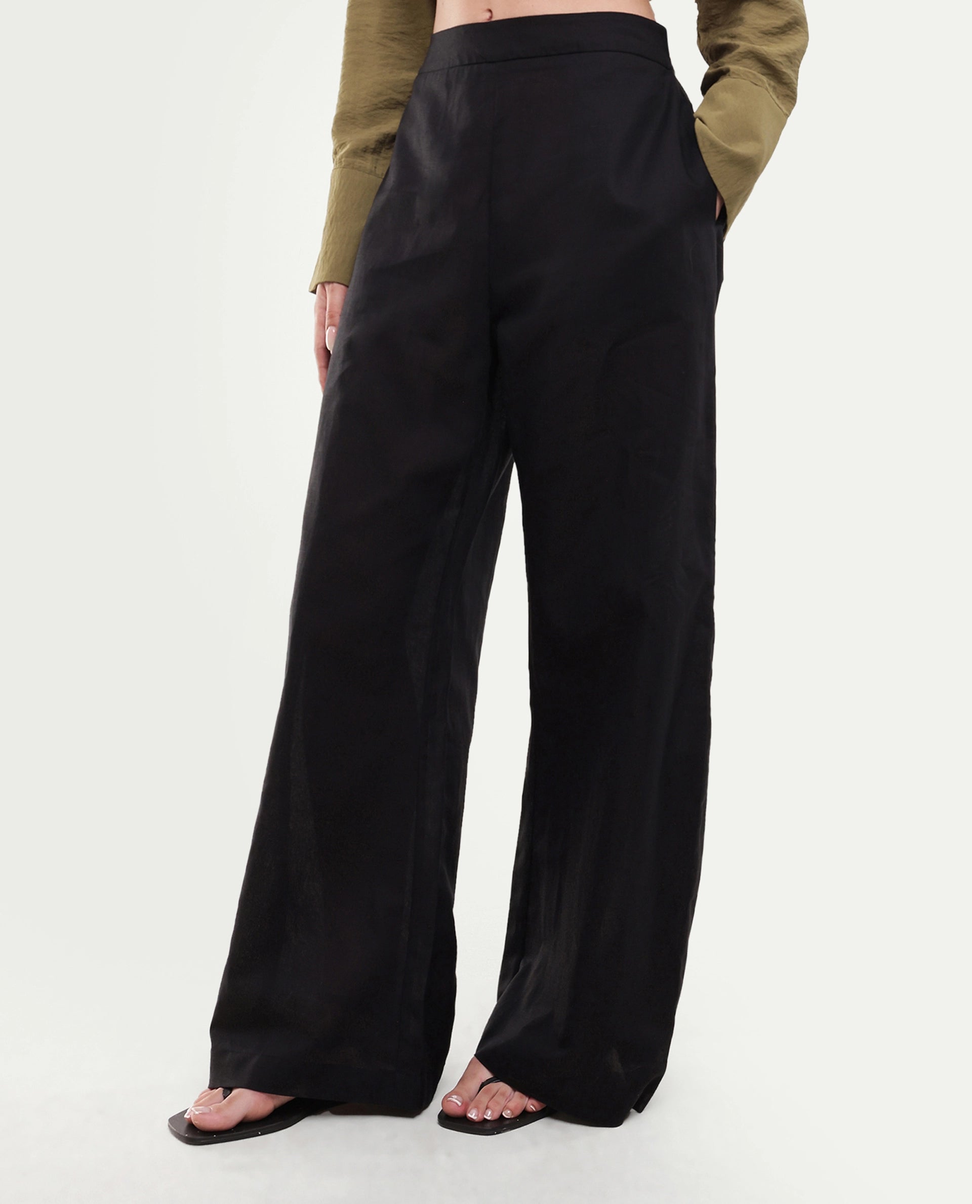 Rareism Women's Mong Black Plain Linen Blend Barrel Regular Trouser
