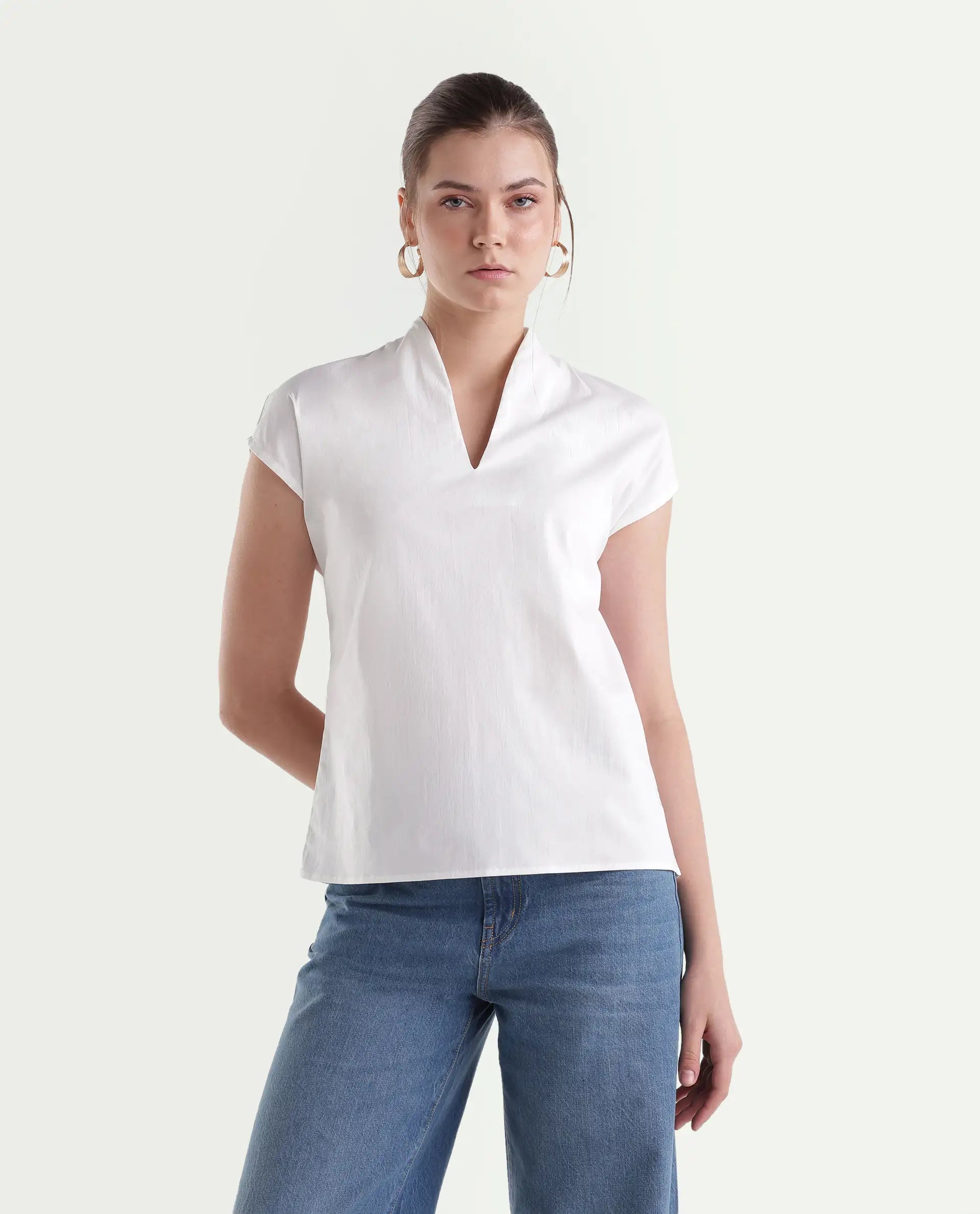 Rareism Women's Buijity White Cotton Blend Stand Collar Regular Plain Top