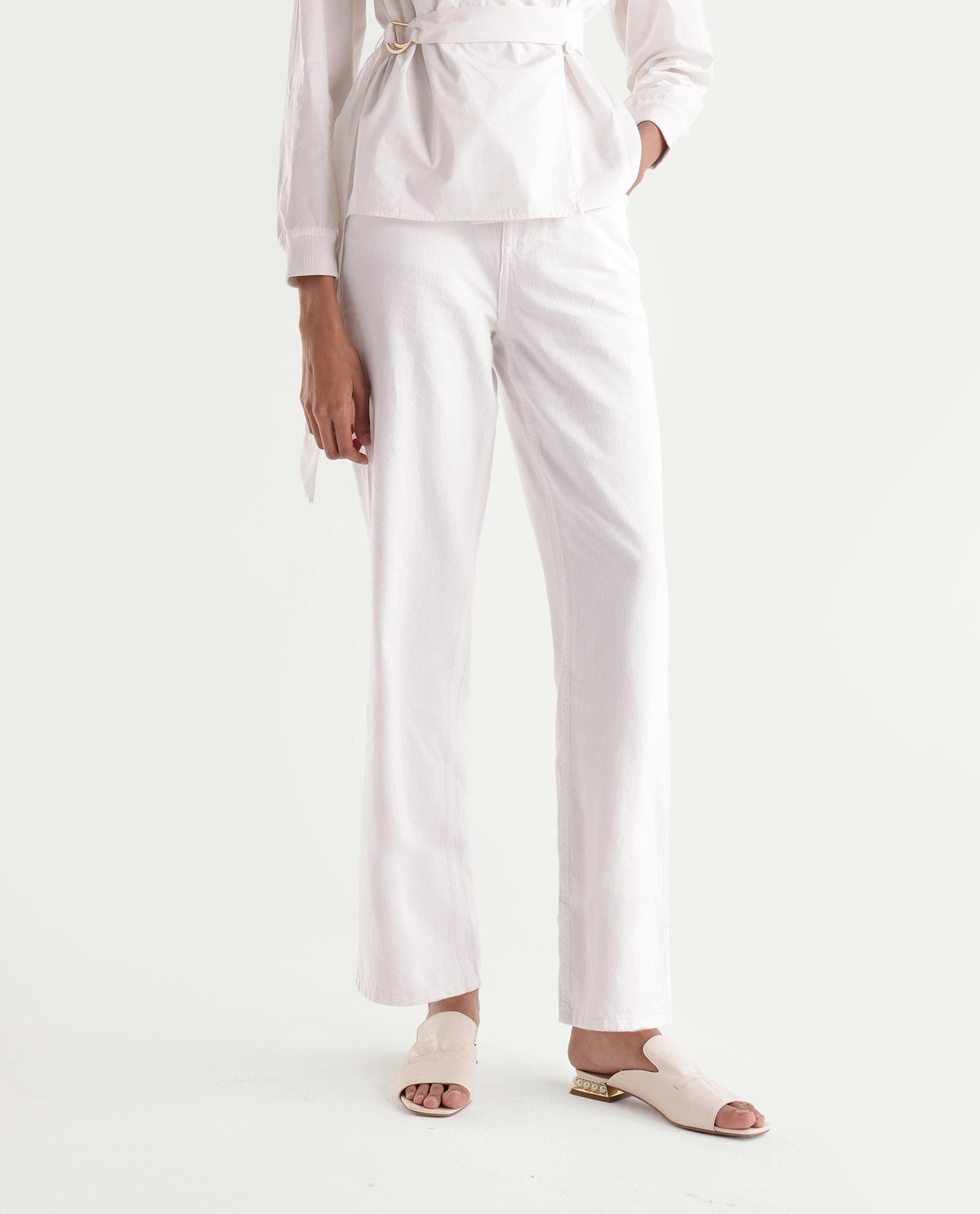 Rareism Women's Strank-5 White Cotton Shank And Zipper Ankle Straight Plain Jeans - image 1