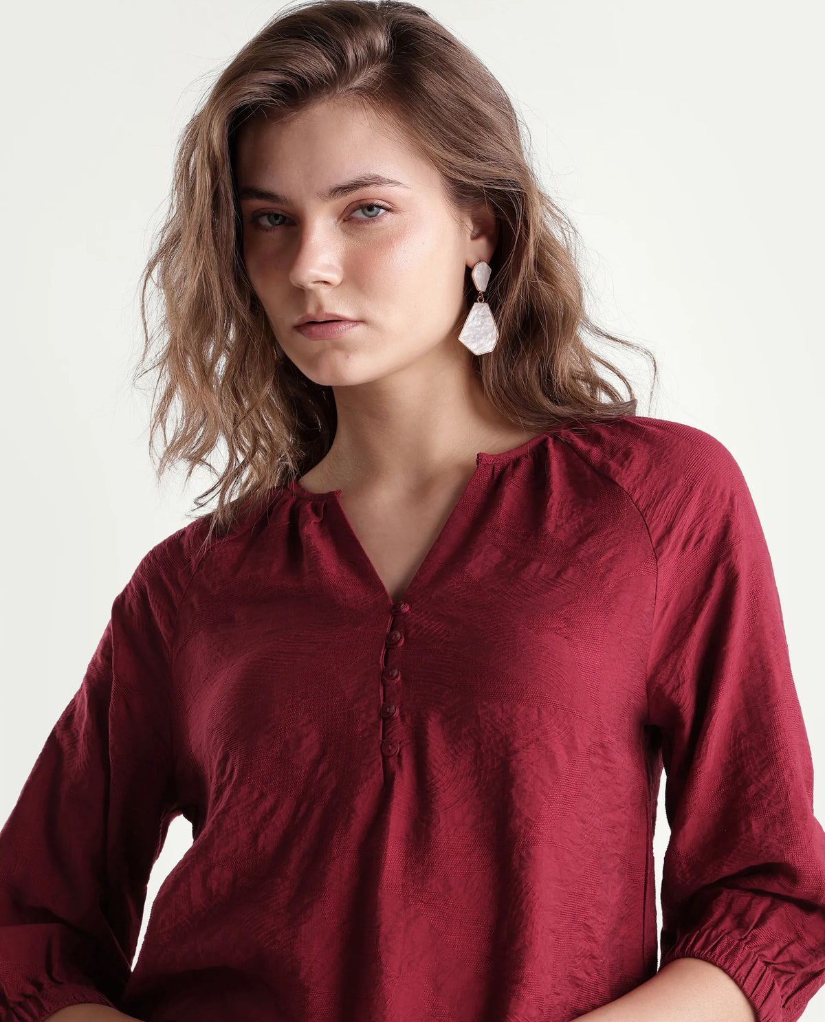 Rareism Women's Bessy Maroon Viscose Blend V-Neck Bodycon Jacquard Top