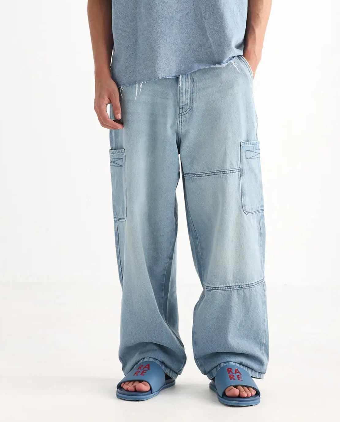 Rare Rabbit Men's Ruei Light Blue Cotton Plain Baggy Fit Jeans