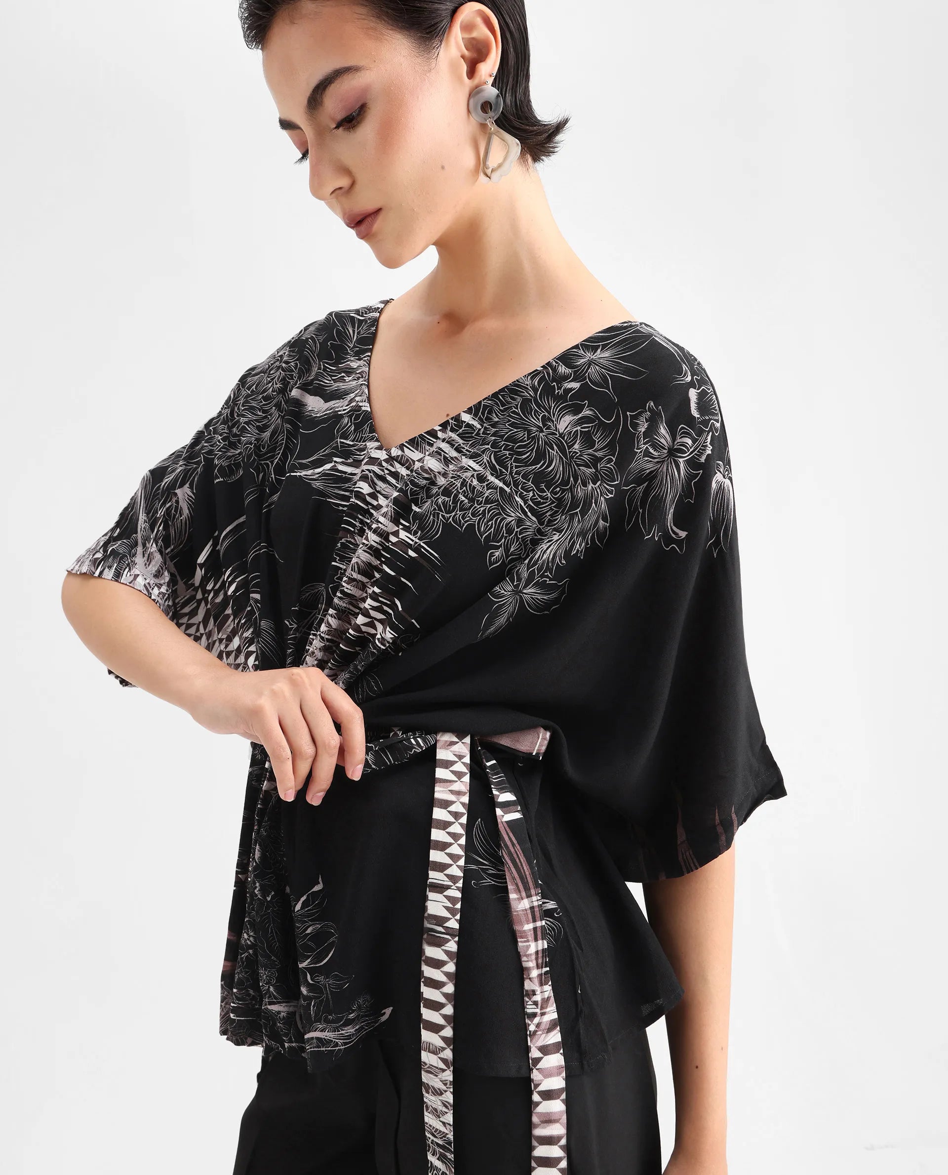 Rareism Women's Rufu Black Viscose Blend V-Neck Abstract Print Extended Sleeves Relaxed Fit Top