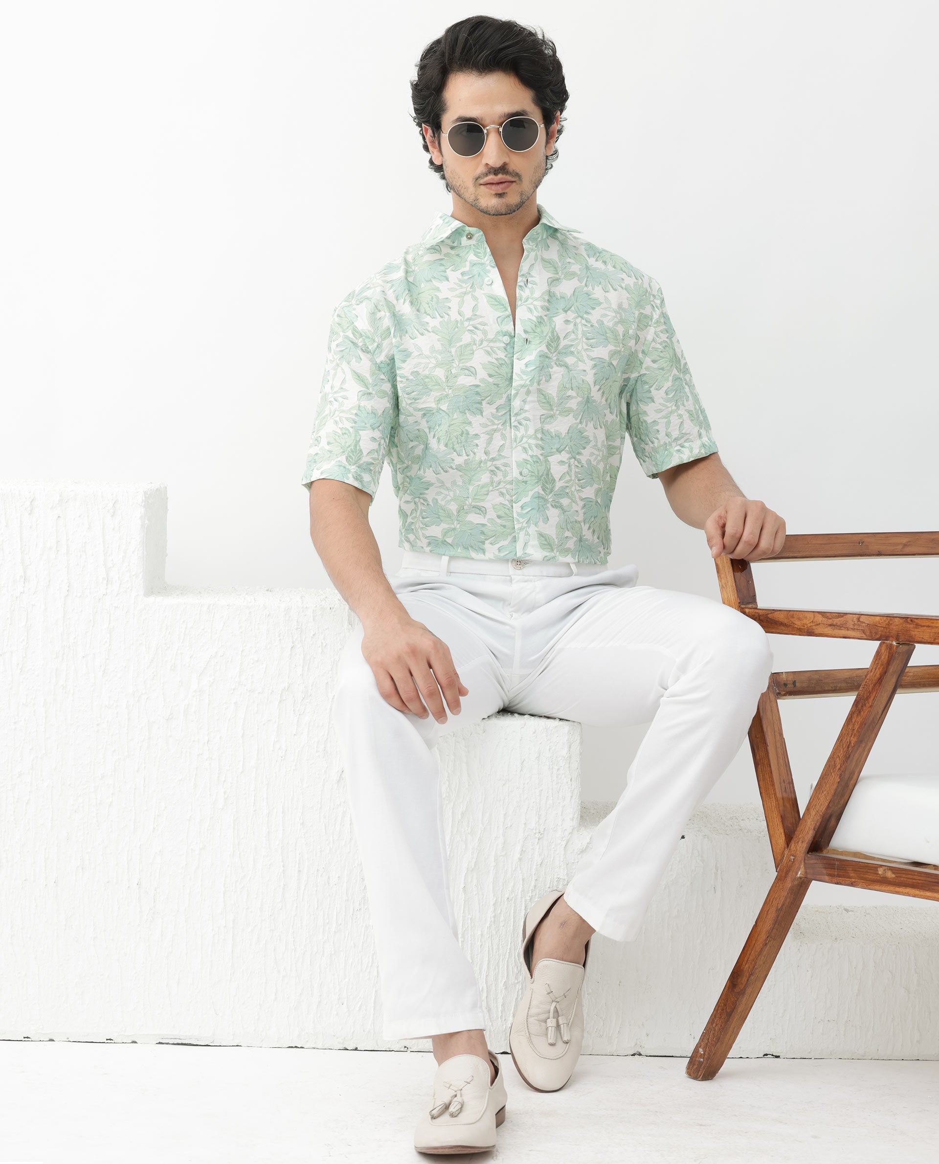 Rare Rabbit Mens Sage Pastel Green Viscose Nylon Fabric Blend Short Sleeve Boxy Fit Tropical Print Shirt