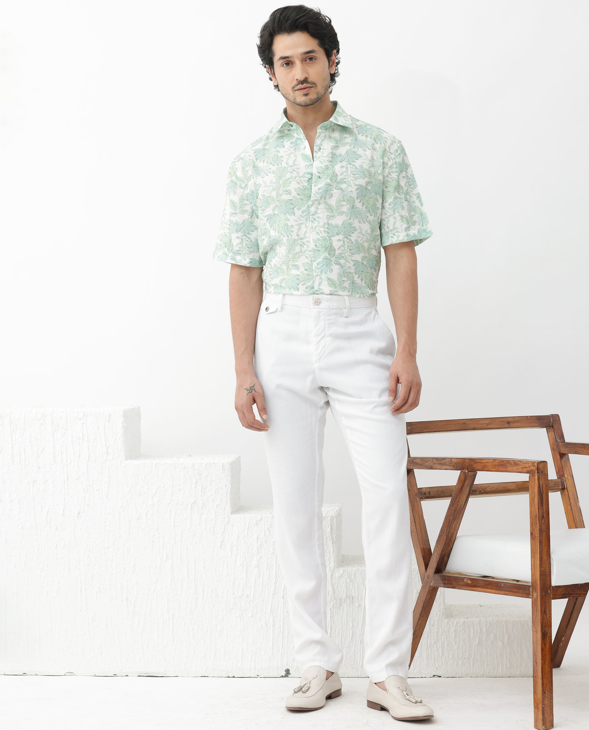 Rare Rabbit Mens Sage Pastel Green Viscose Nylon Fabric Blend Short Sleeve Boxy Fit Tropical Print Shirt