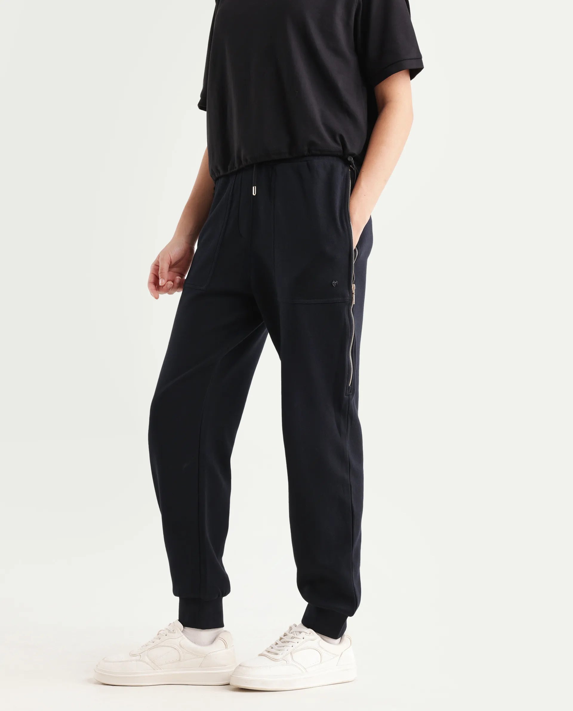 Rareism Women's Saints Black Cotton Blend Plain Ankle Length Regular Fit Track Pant