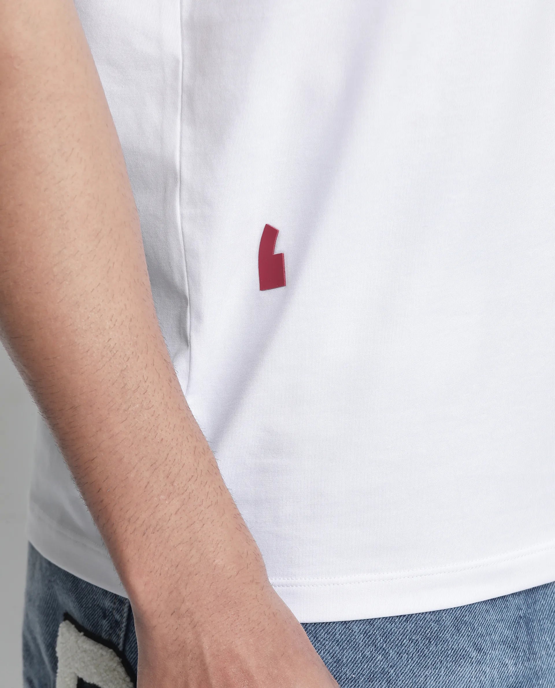 Rare Rabbit Men Saw White Cotton Lycra Fabric Short Sleeve Crew Neck Slip-On Plain T-Shirt