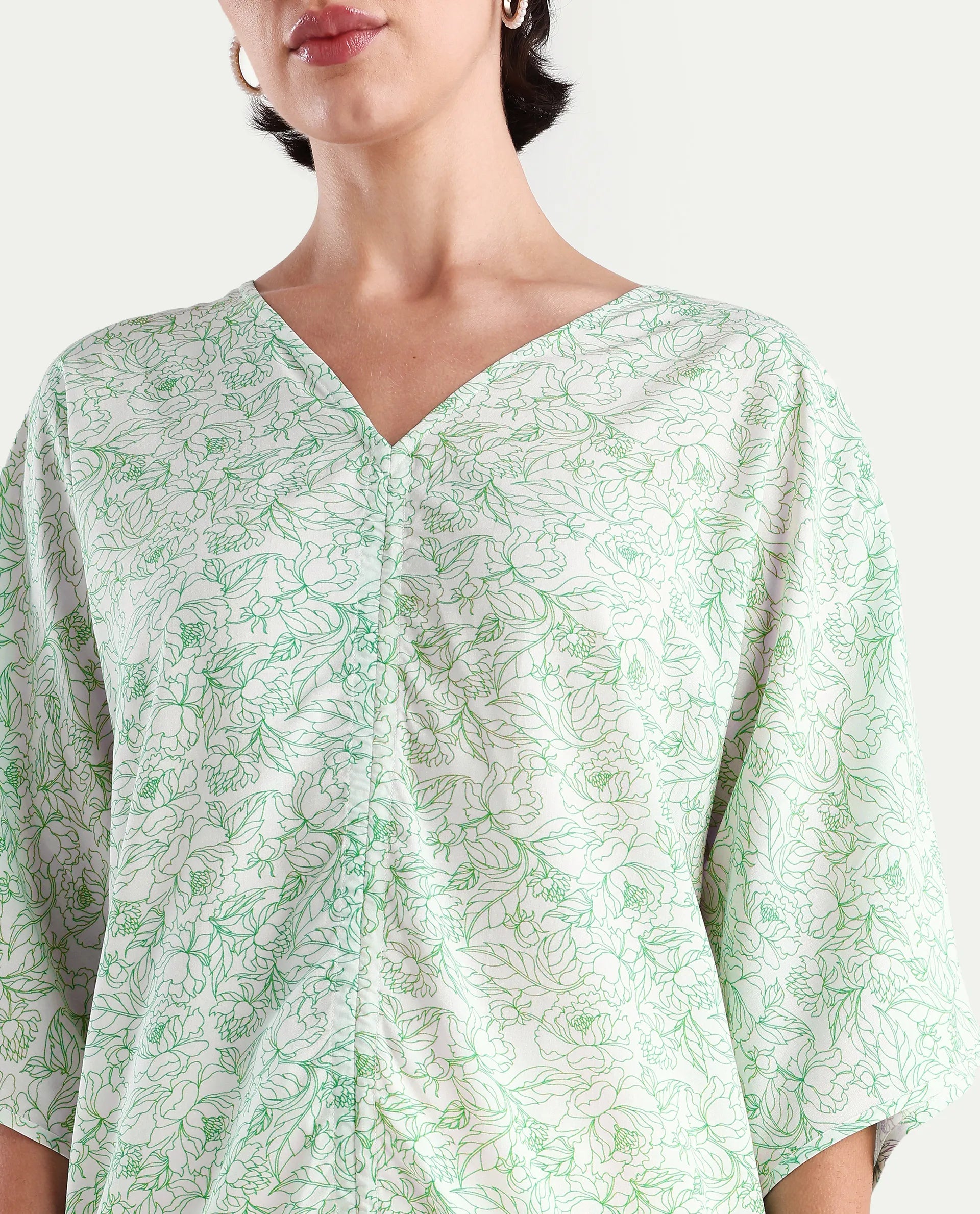 Rareism Women's Sepio-T Light Green Viscose V-Neck Floral Print Extended Sleeves Relaxed Fit Top