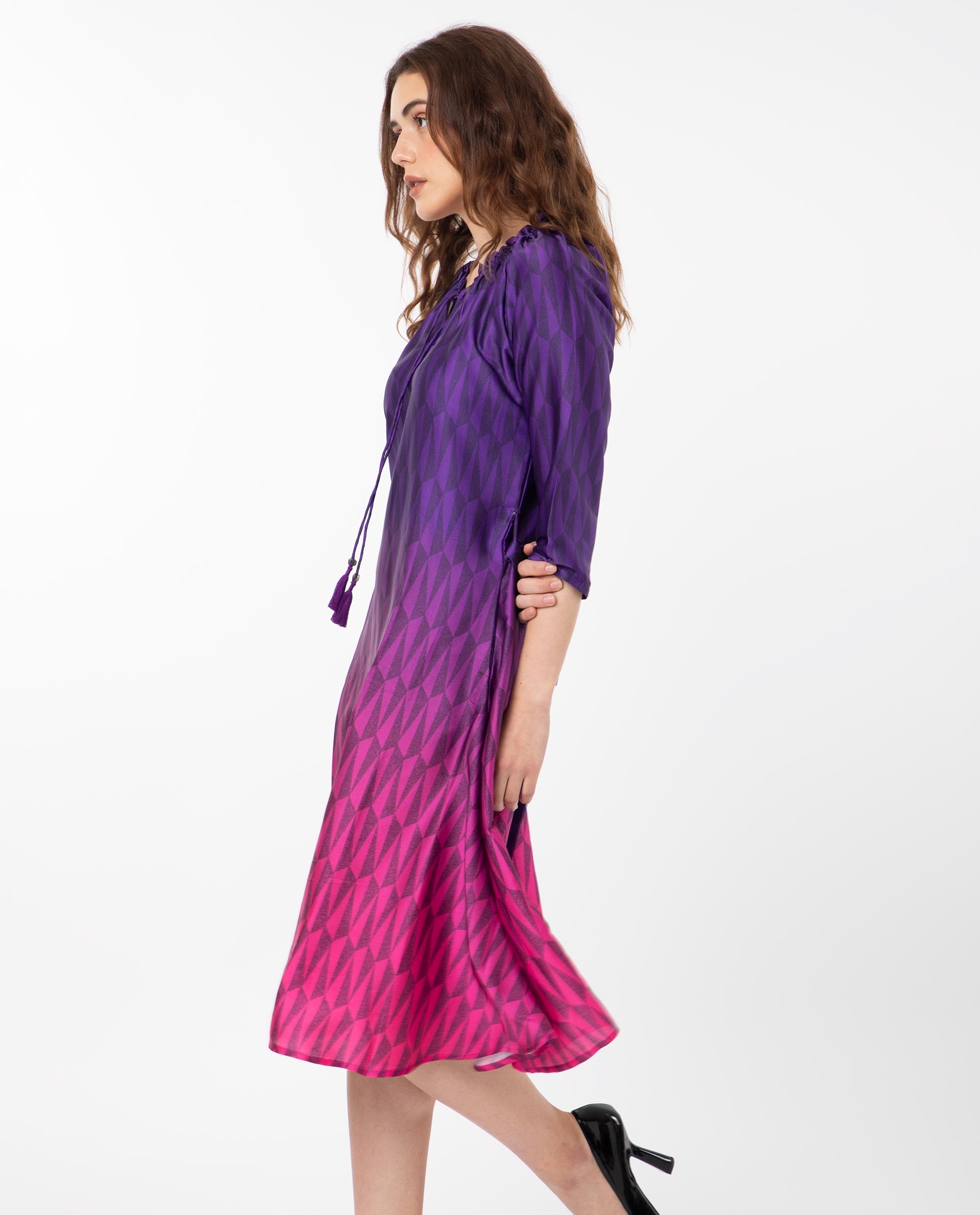 Rareism Women Shaw Pink Polyester Fabric 3/4Th Sleeves Drawstring Closure Tie-Up Neck Regular Fit Ombre Knee Length Dress