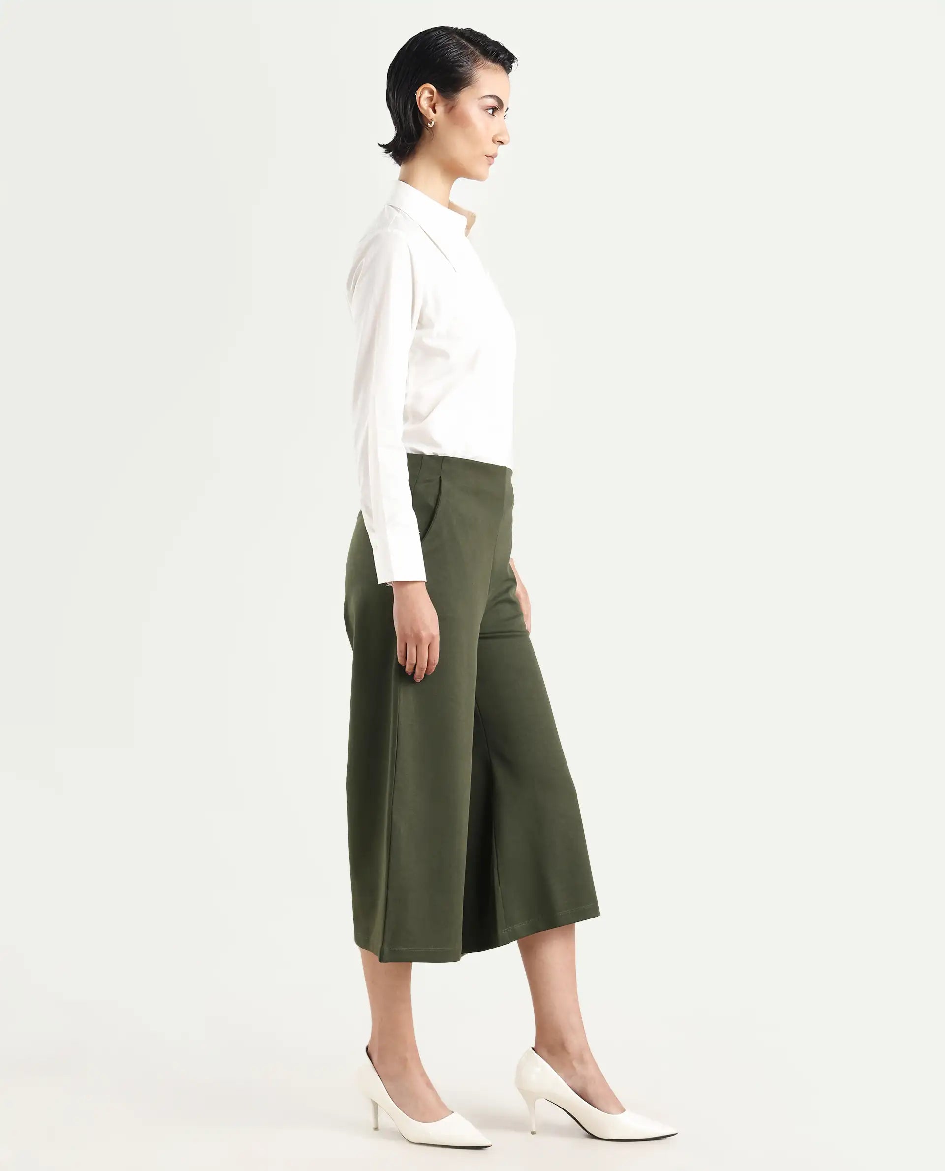 Rareism Women's Shoyo Dark Green Polyester Plain Midi Flared Trouser