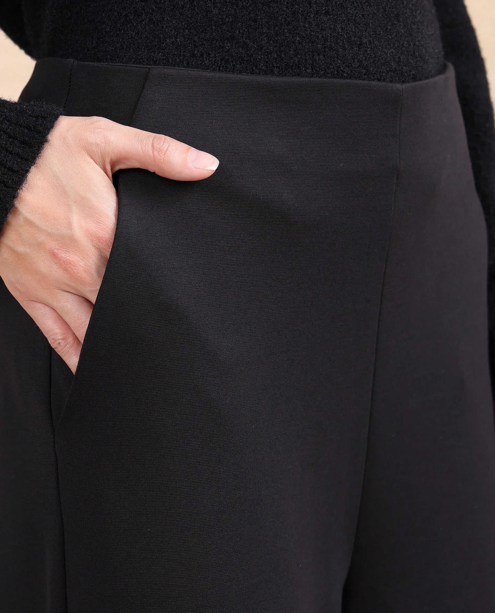 Rareism Women Shoyon Black Cotton Viscose Fabric Wide Fit Midi Plain Trouser