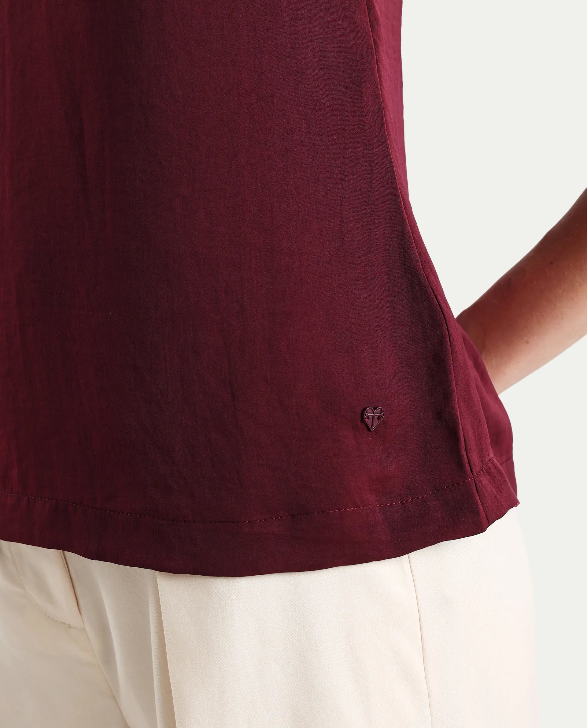 Rareism Women's Siyar Maroon Satin V-Neck Plain Sleeveless Regular Fit Top