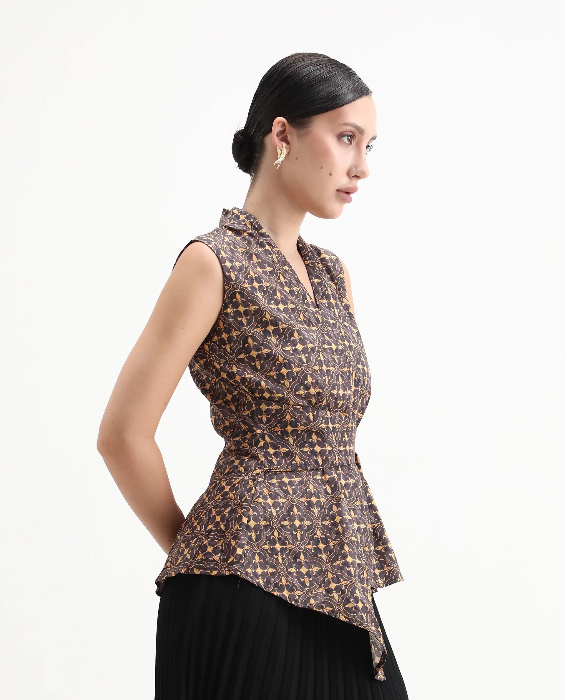 Rareism Women's Smudger Multi Cotton Blend Surplice Neck Geometric Print Sleeveless Regular Fit Top