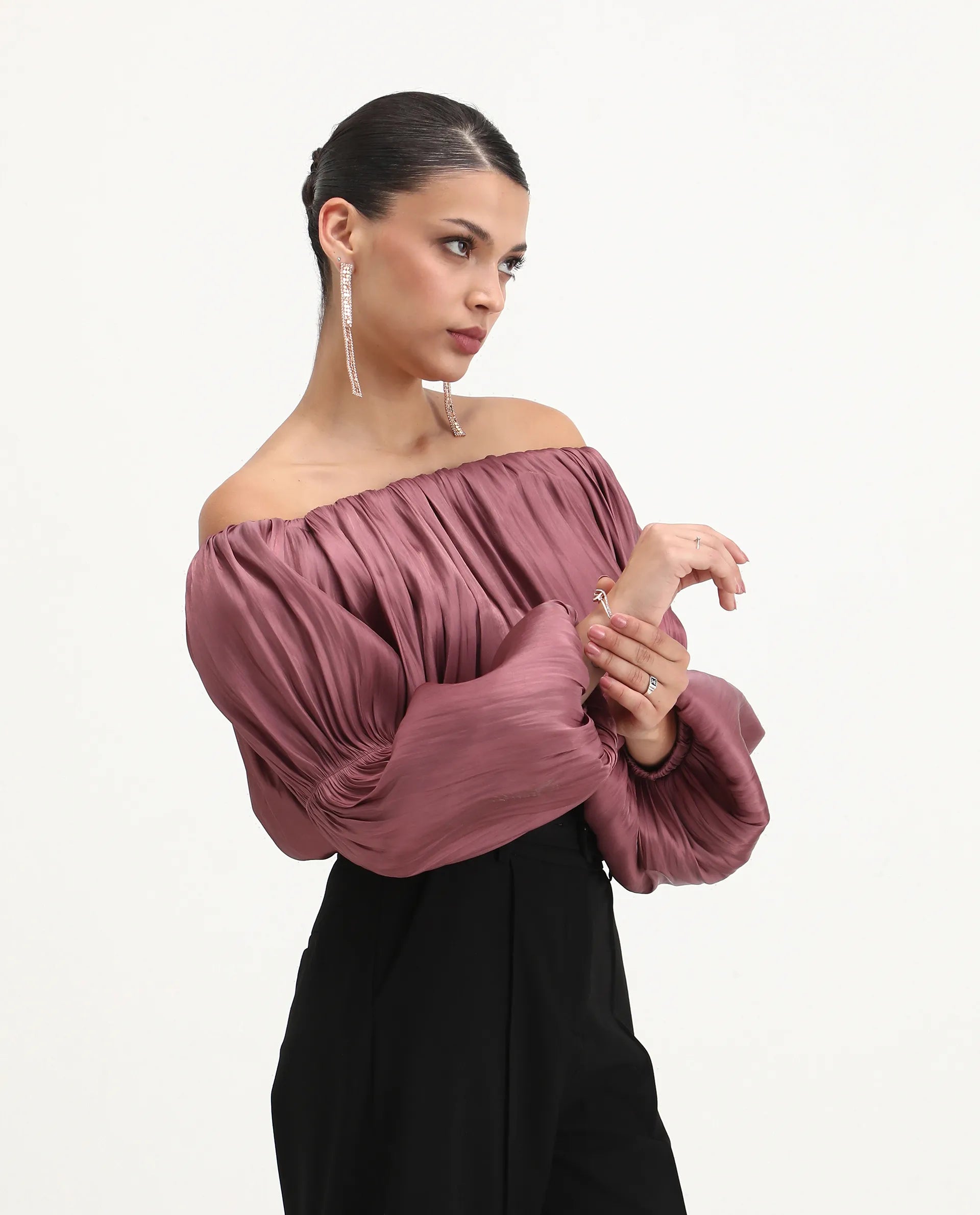 Rareism Women's Somhu Pink Polyester Off Shoulder Plain Fashion Sleeve Crop Fitted Top