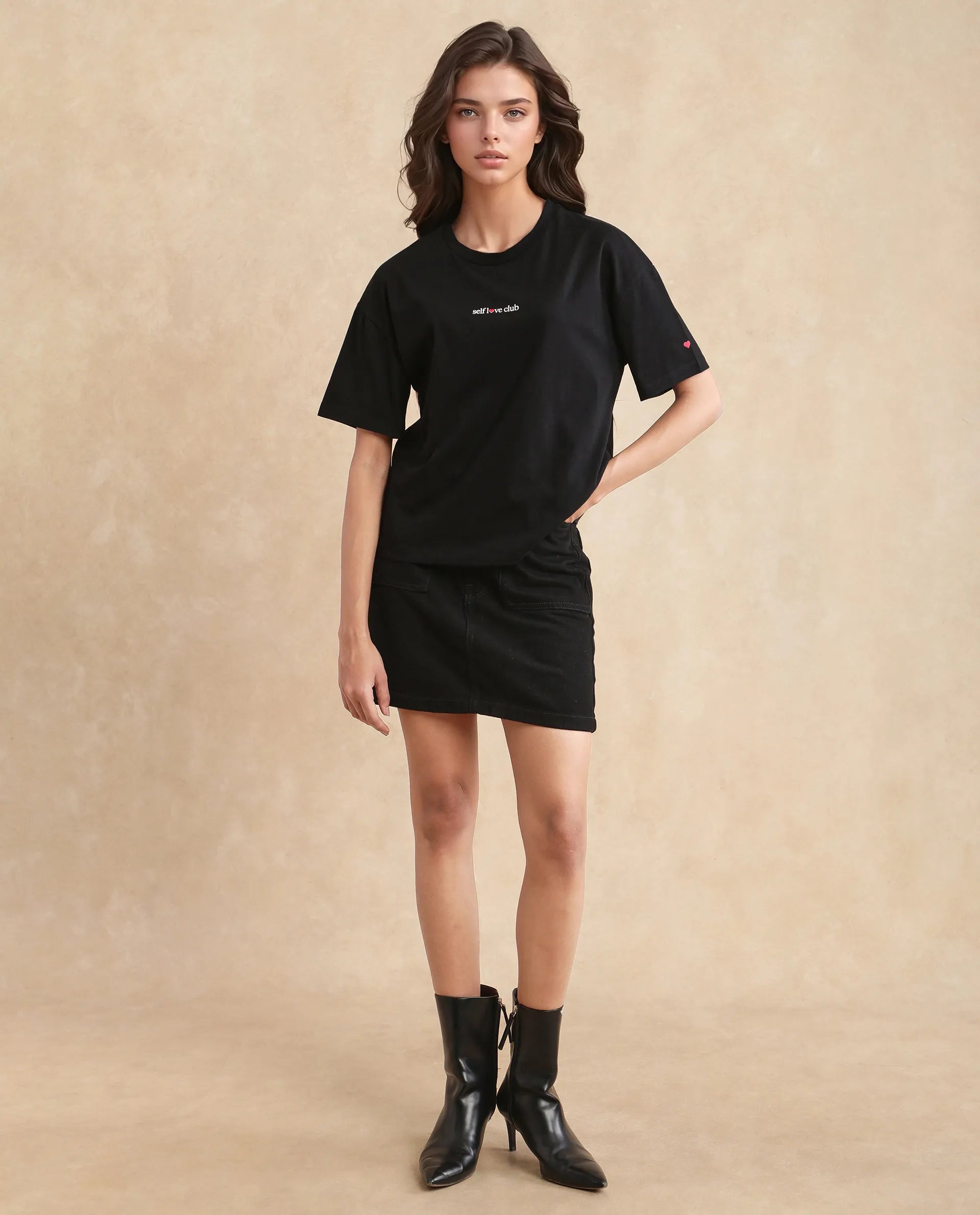 Rareism Women Sompri Black Crew Neck Boxy Fit Graphic Print T-Shirt