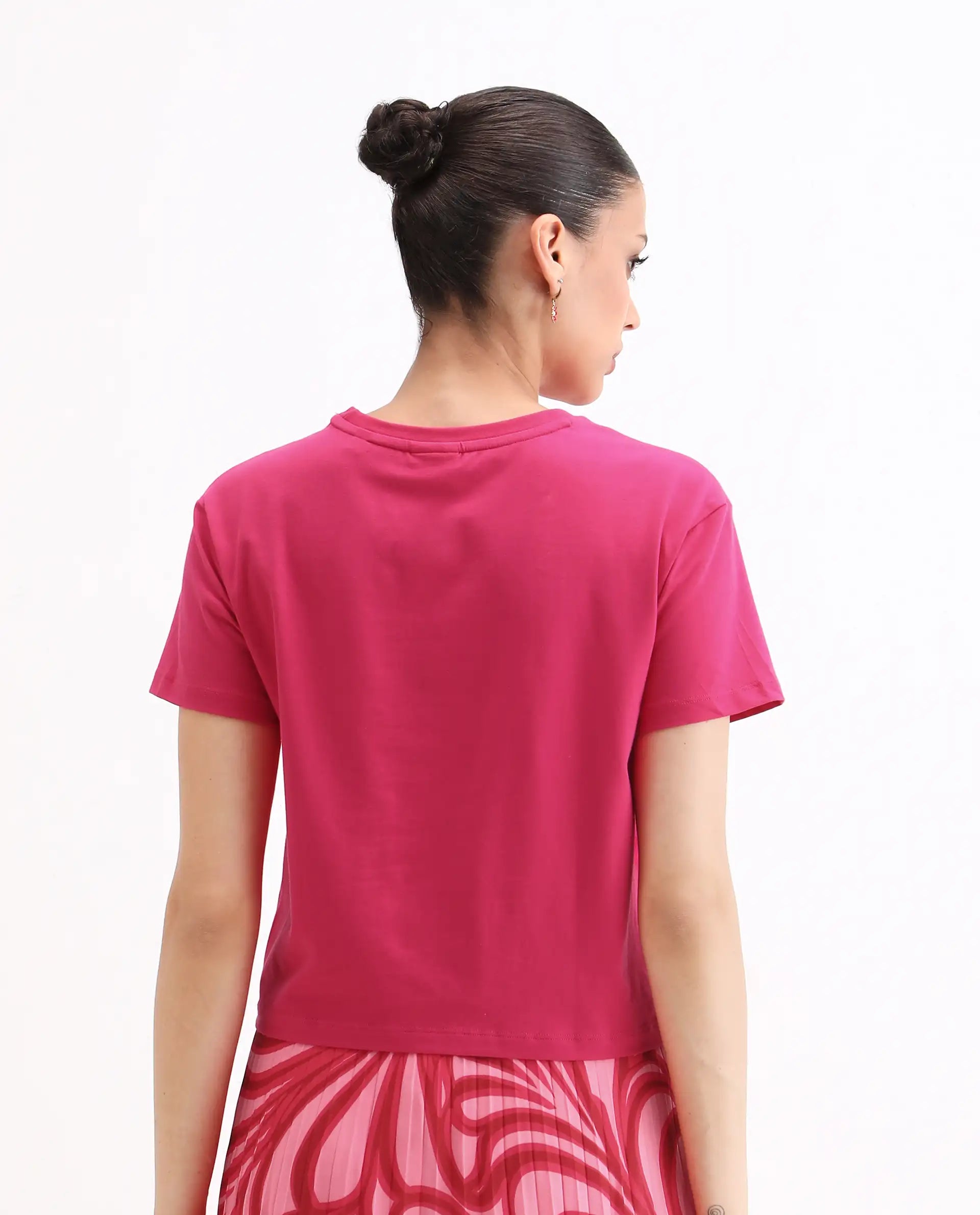 Rareism Women's Somrey Pink Cotton Blend Crew Neck Graphic Print Crop Regular Fit T-Shirt