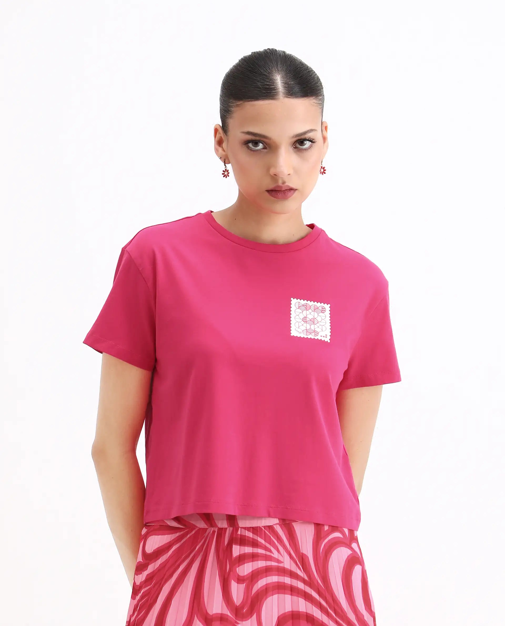 Rareism Women's Somrey Pink Cotton Blend Crew Neck Graphic Print Crop Regular Fit T-Shirt