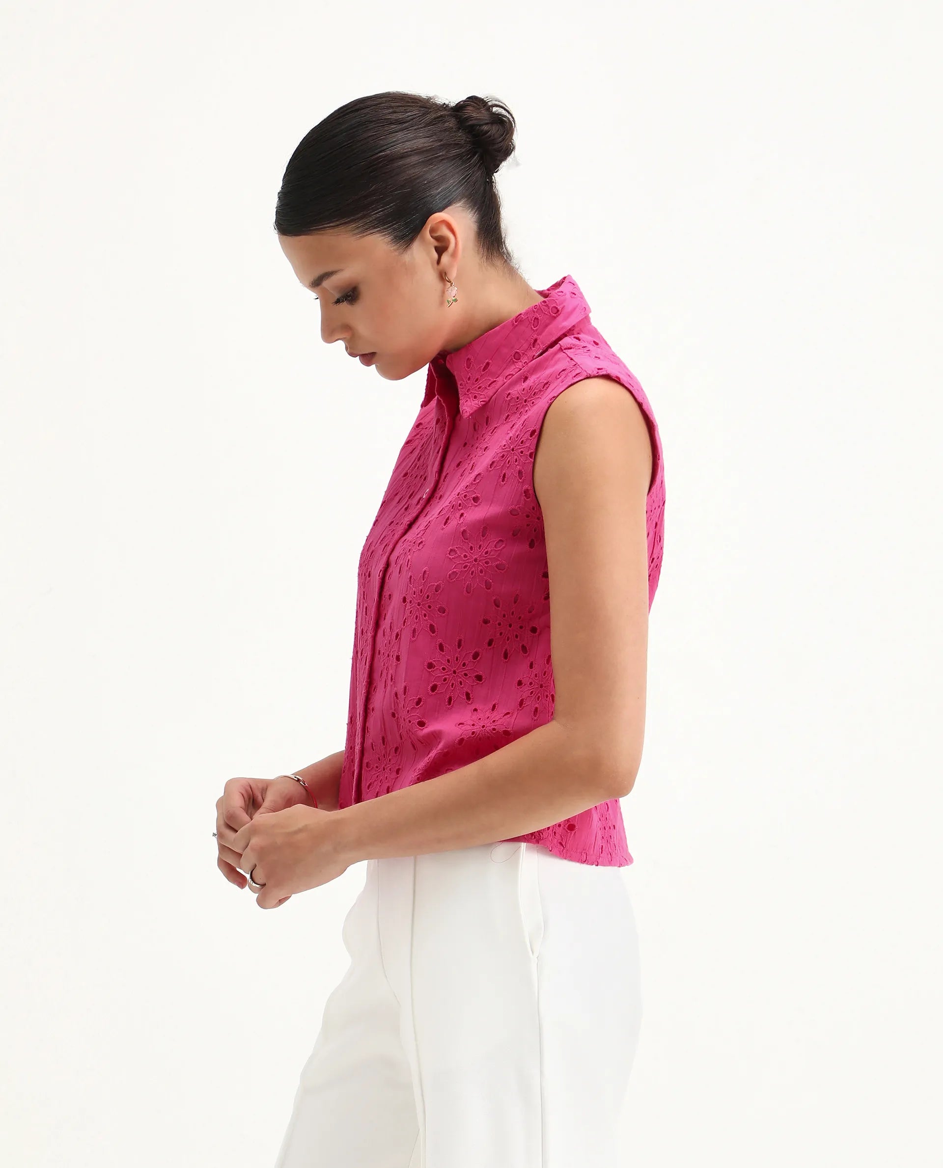 Rareism Women's Somtel Pink Cotton Spread Collar Schiffli Sleeveless Crop Regular Fit Top