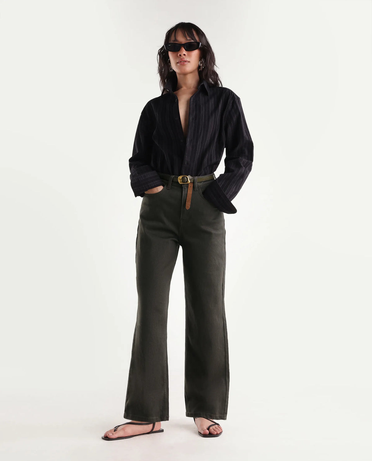 Rareism Women's Strank-2 Dark Green Cotton Blend Shank And Zipper Ankle Straight Plain Jeans