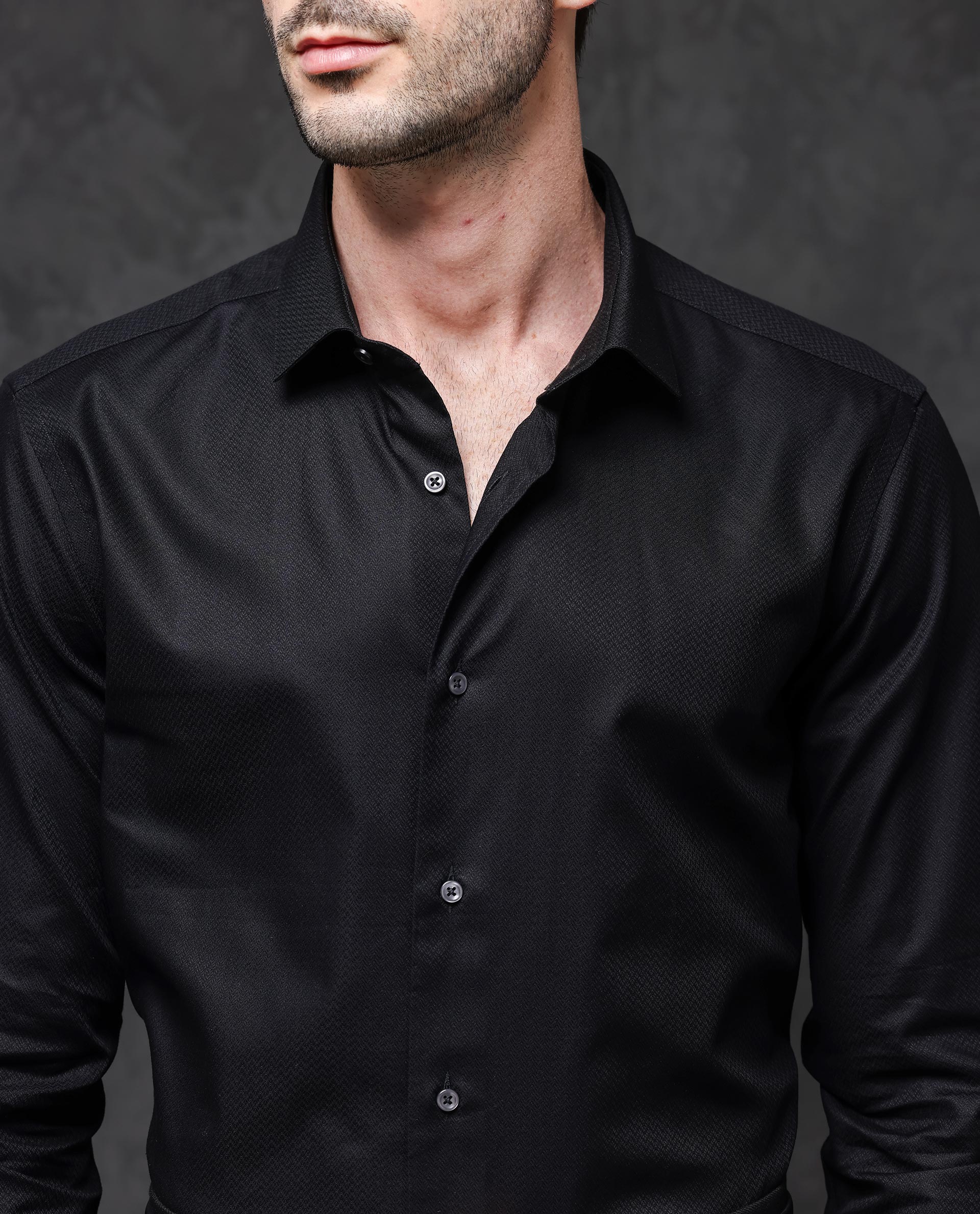 Rare Rabbit Mens Tunel Black Cotton Dobby Fabric Full Sleeve Solid Color Textured Shirt