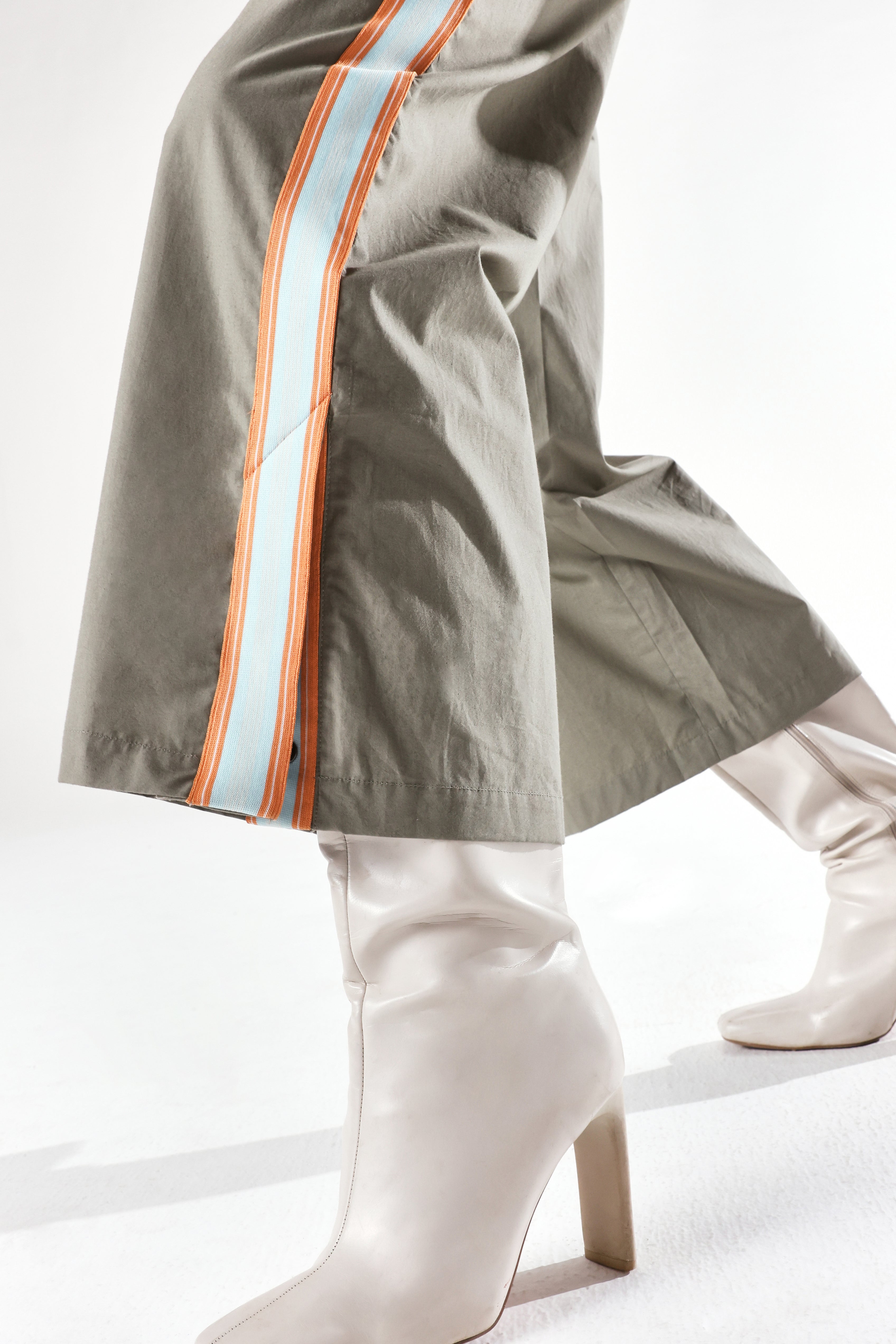 Rareism Women's Nocam B Dusky Green Cotton Plain Ankle Length Wide Trouser