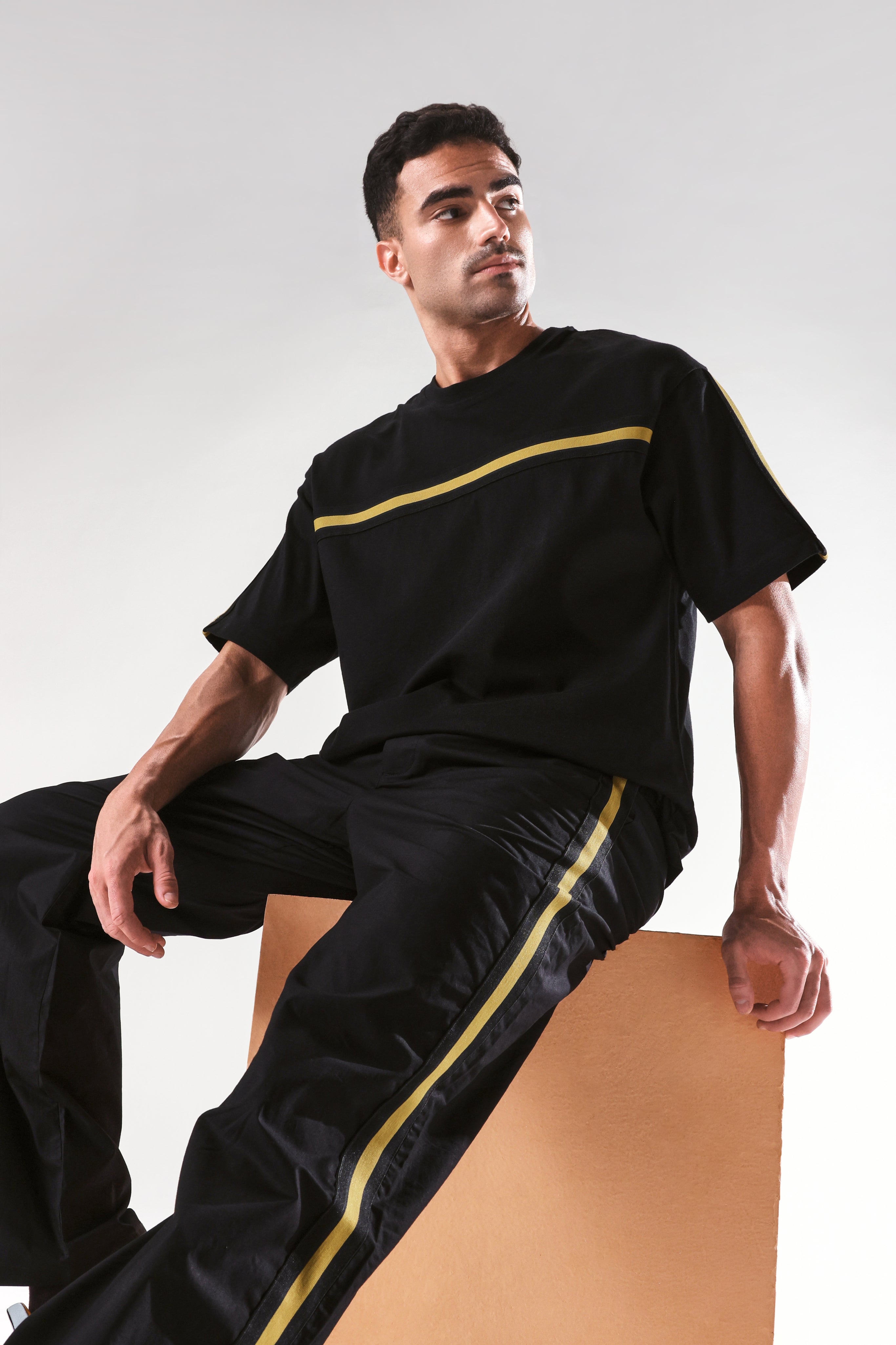 Rare Rabbit Men's Newnon-T Black Cotton Ombre Boxy Fit Half Sleeve Crew Neck T-Shirt