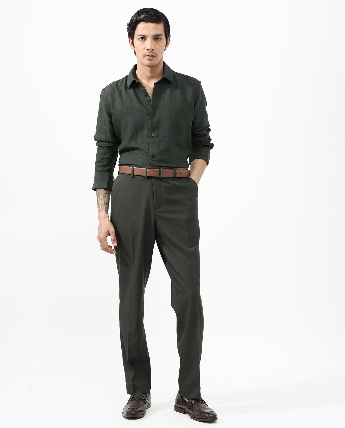 Rare Rabbit Mens Ufa Green Viscose Nylon Fabric Full Sleeve Regular Fit Solid Textured Shirt