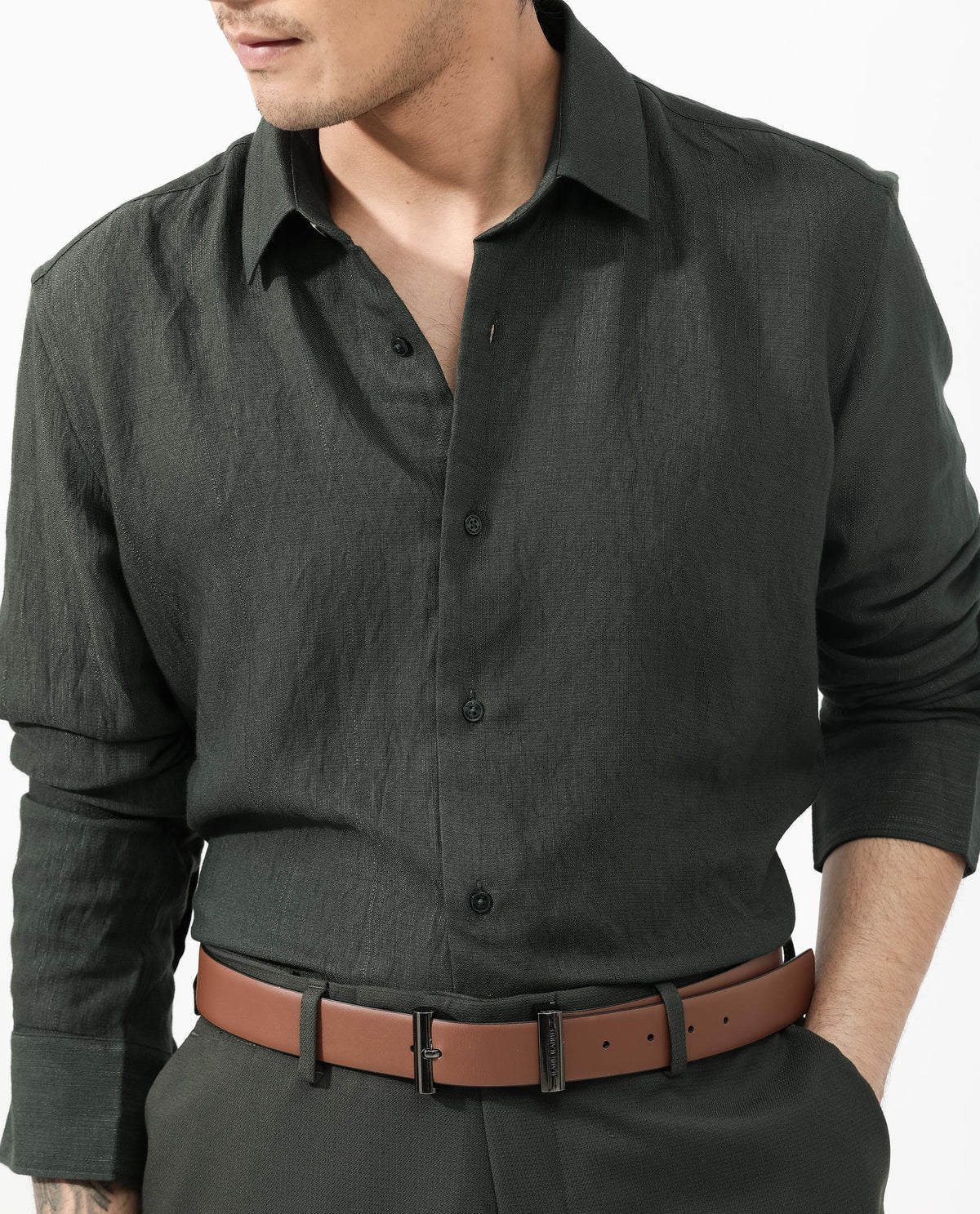 Rare Rabbit Mens Ufa Green Viscose Nylon Fabric Full Sleeve Regular Fit Solid Textured Shirt