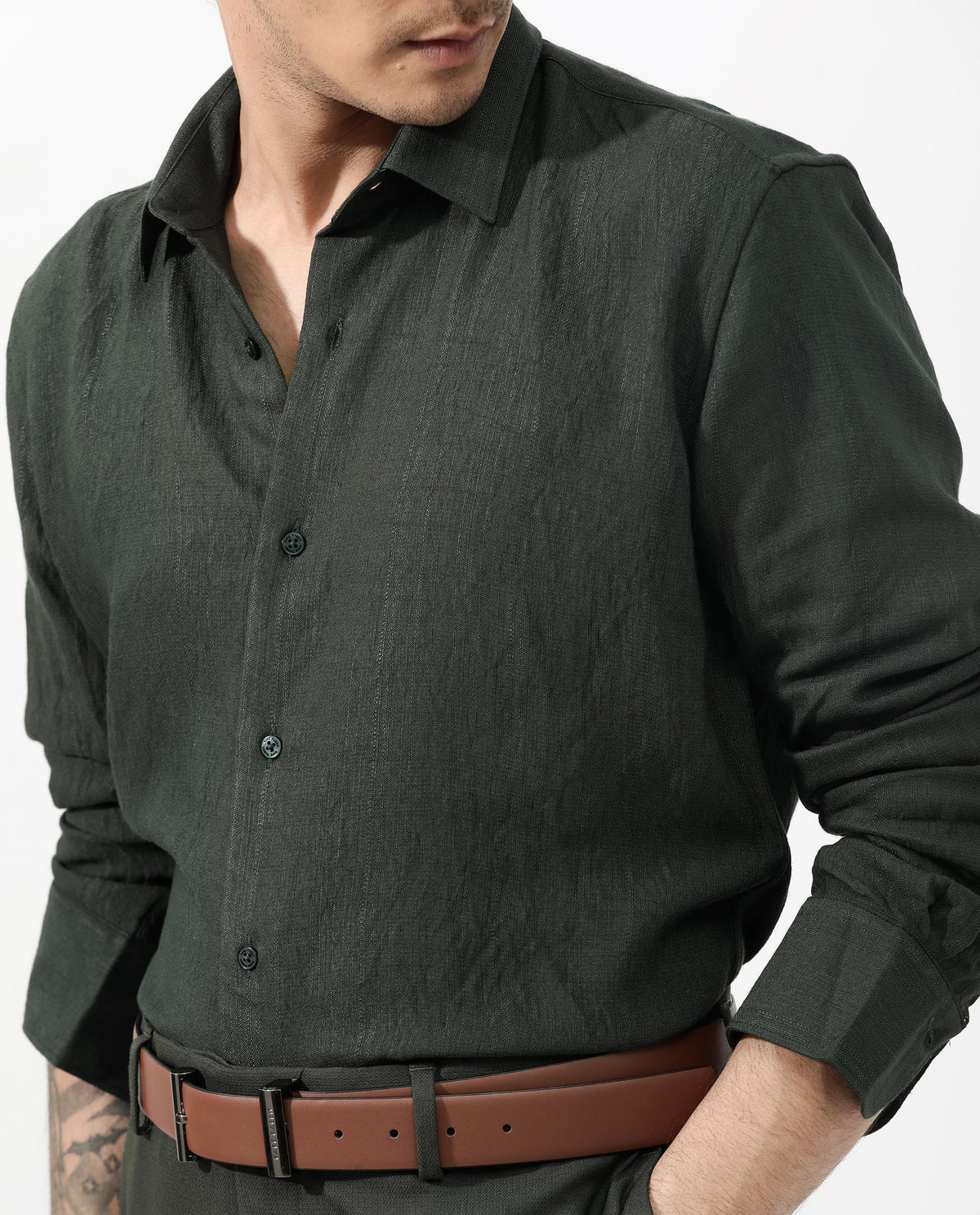 Rare Rabbit Mens Ufa Green Viscose Nylon Fabric Full Sleeve Regular Fit Solid Textured Shirt