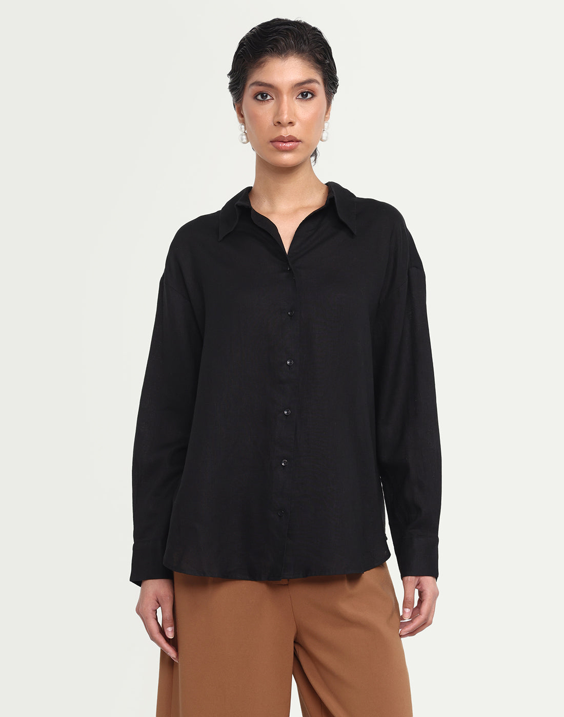 Rareism Women's Uganda Black Linen Spread Collar Regular Plain Shirt