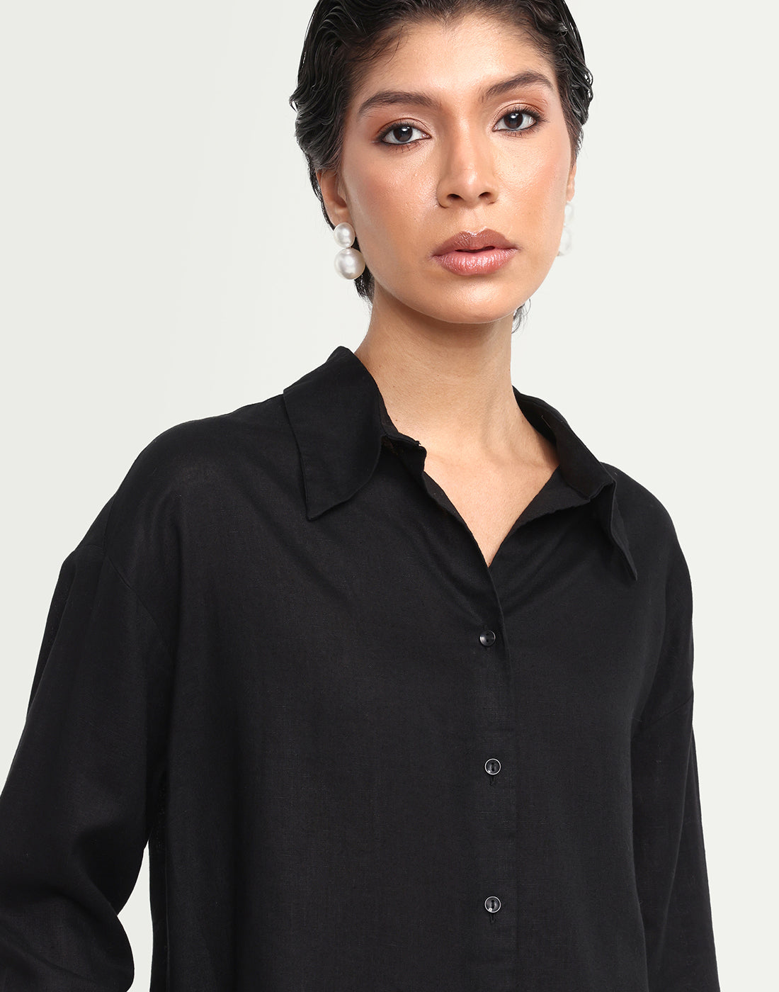 Rareism Women's Uganda Black Linen Spread Collar Regular Plain Shirt