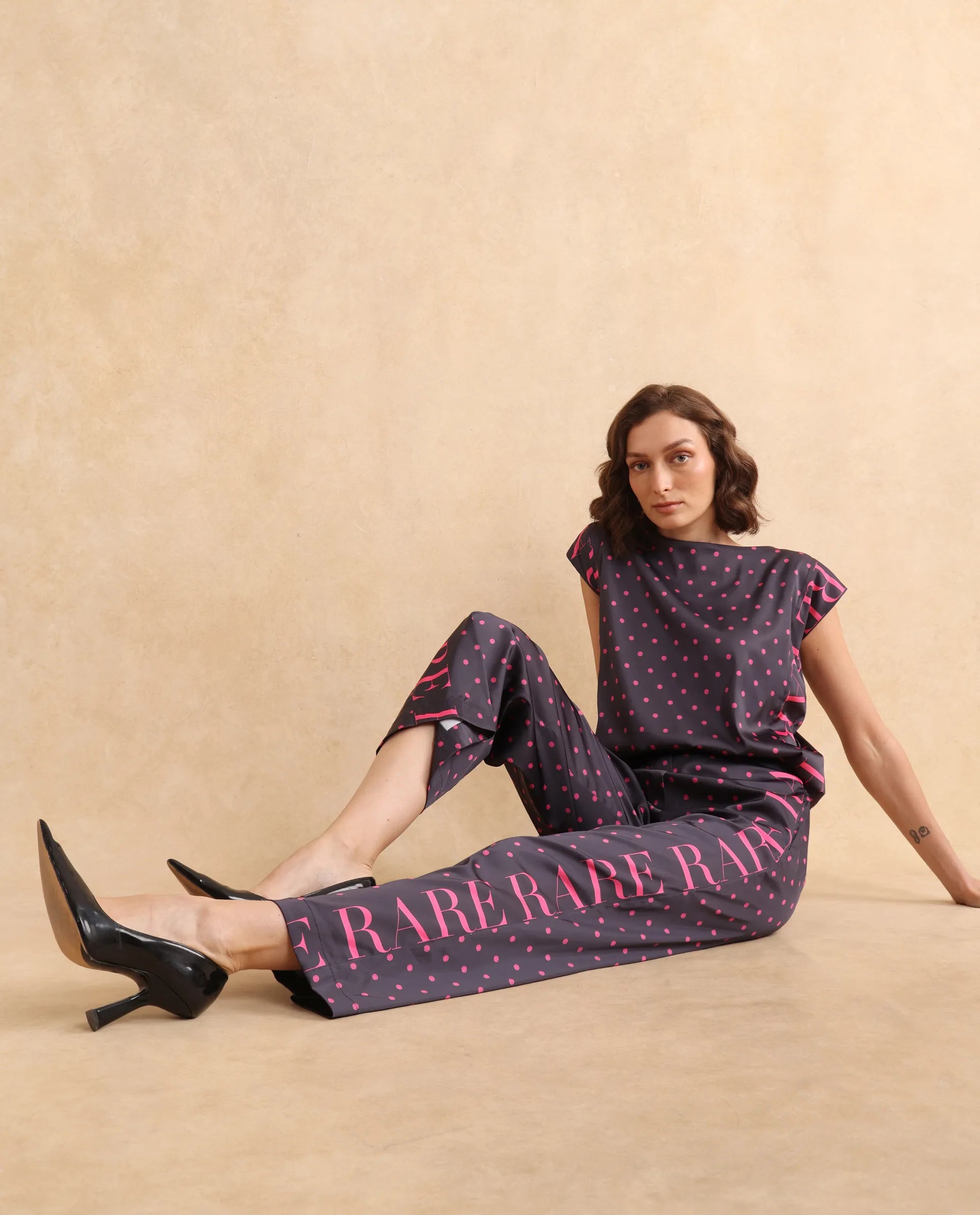 Rareism Women Utkco-B Dark Grey Polyester Fabric Tie Up Closure Straight Fit Ankle Length Polka Print Trouser