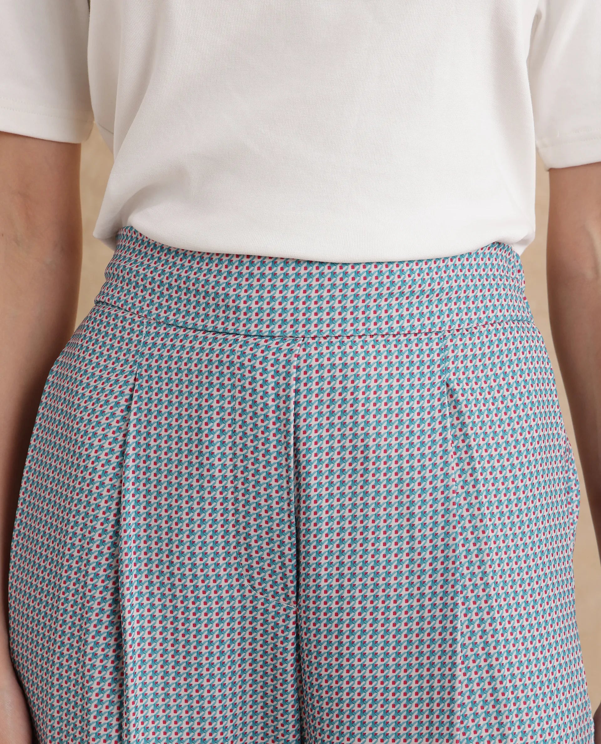 Rareism Women Utkil-B Multi Polyester Fabric Button Closure Straight Fit Ankle Length Houndstooth Trouser